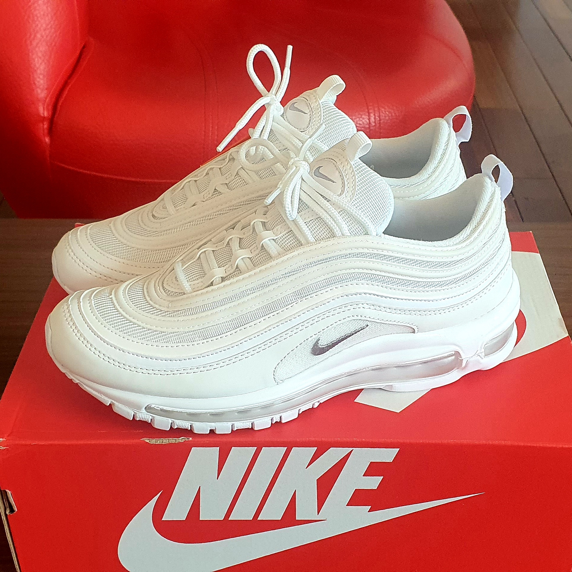 Nike Air Max 97 Triple White Wolf Grey 착용 스타일