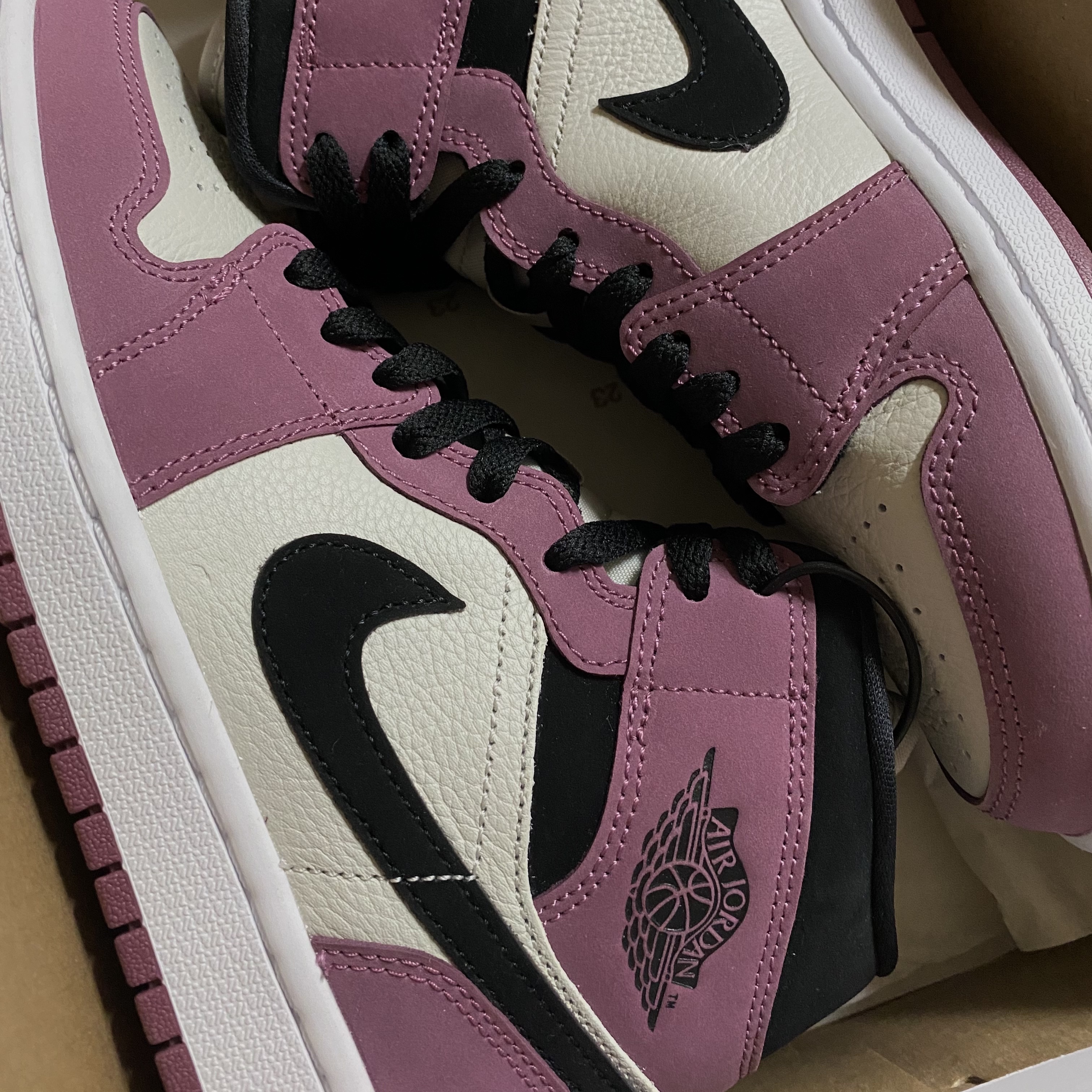 (W) Jordan 1 Mid SE Light Mulberry 착용 스타일