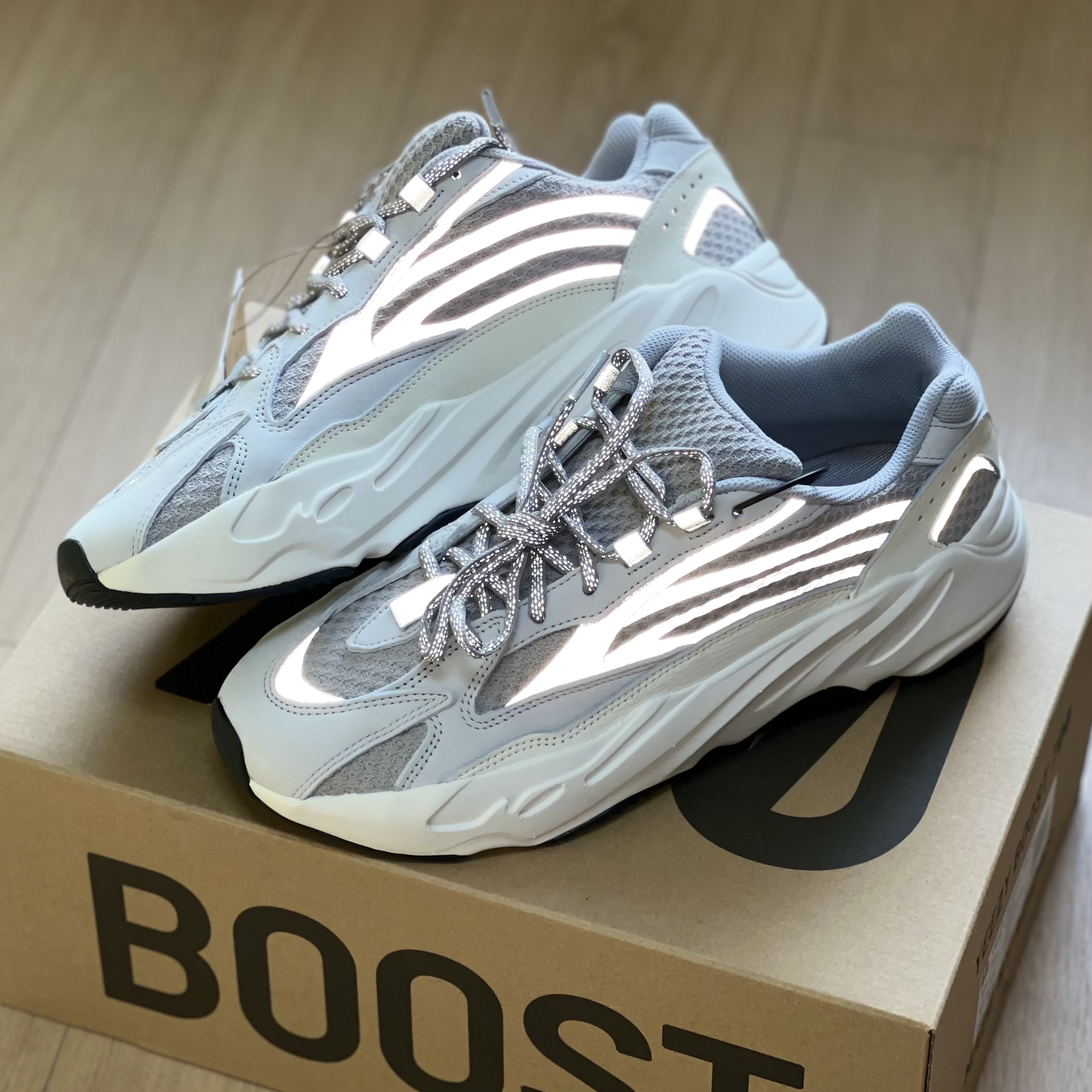 Adidas Yeezy Boost 700 V2 Static 2022 착용 스타일