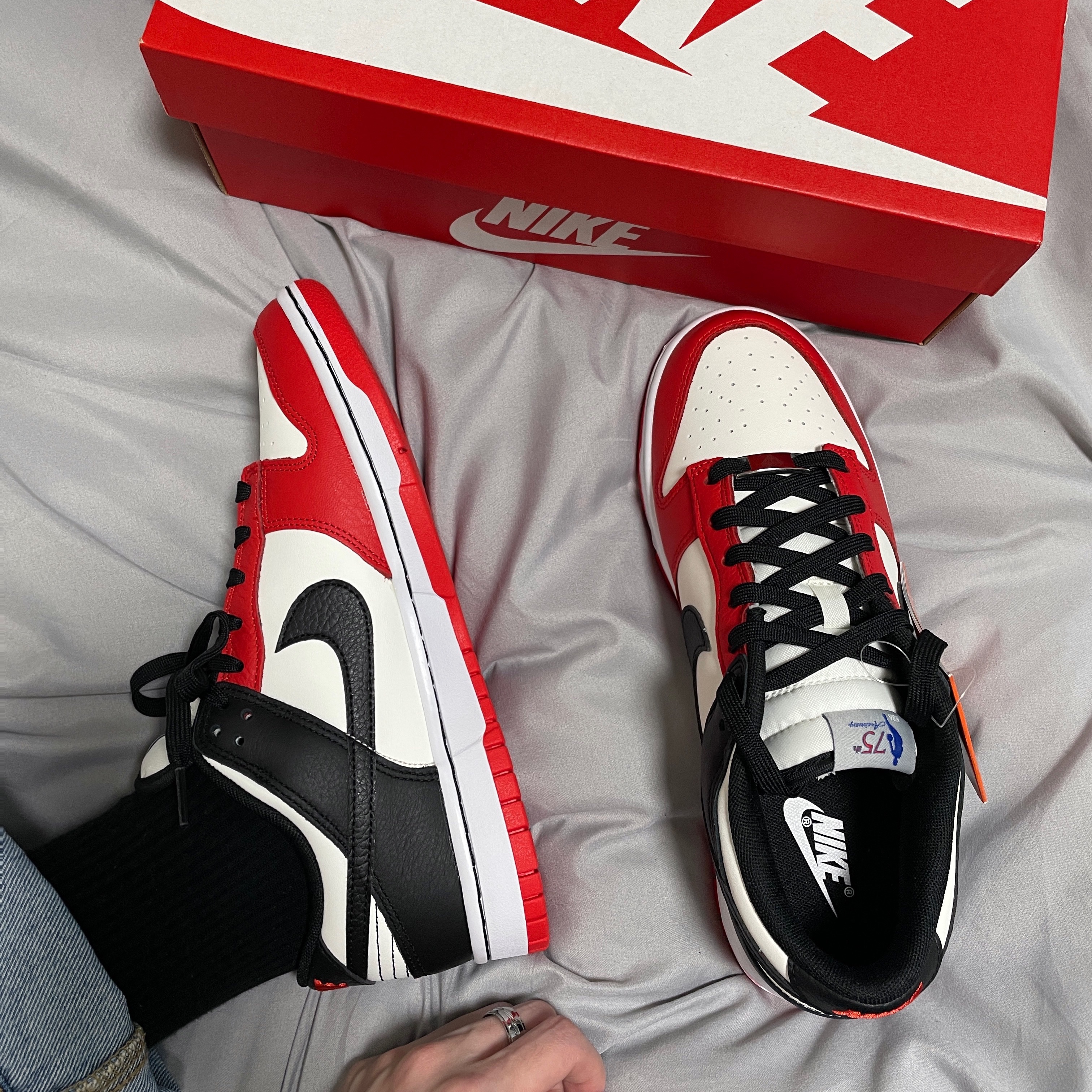Nike x NBA Dunk Low Retro EMB Black and Chile Red 착용 스타일