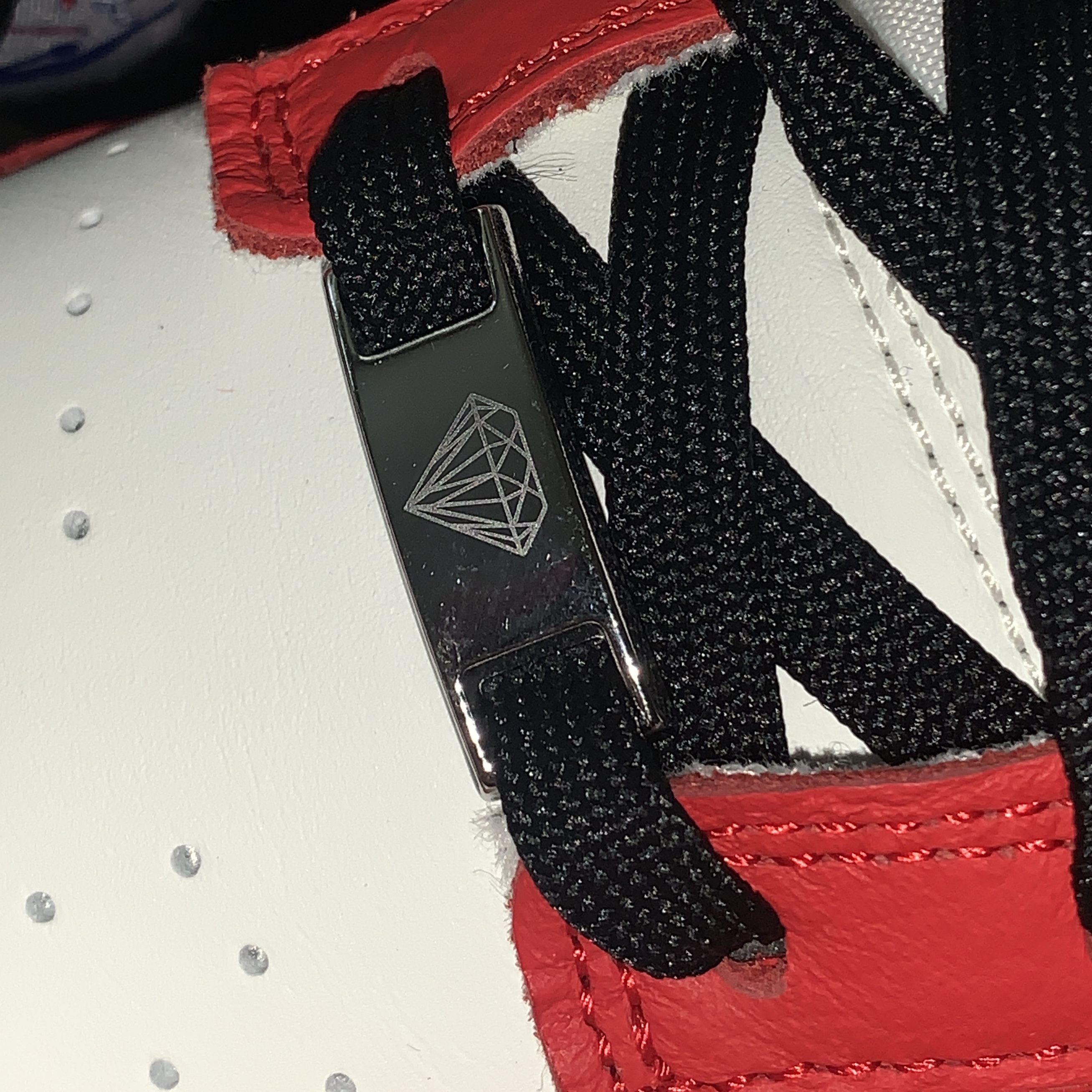 Nike x NBA Dunk Low Retro EMB Black and Chile Red 착용 스타일 - 1