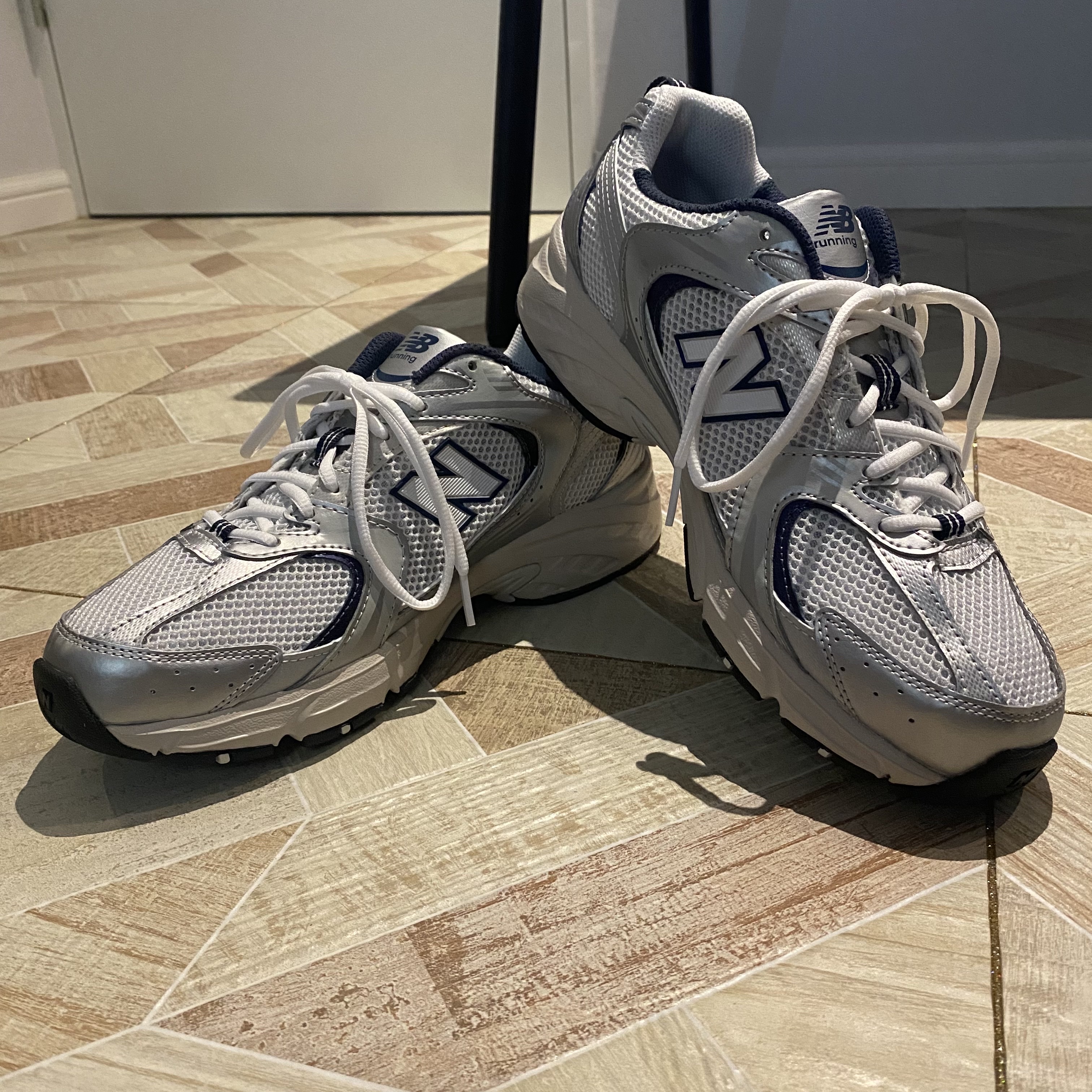 New Balance 530 Steel Grey 착용 스타일 - 4