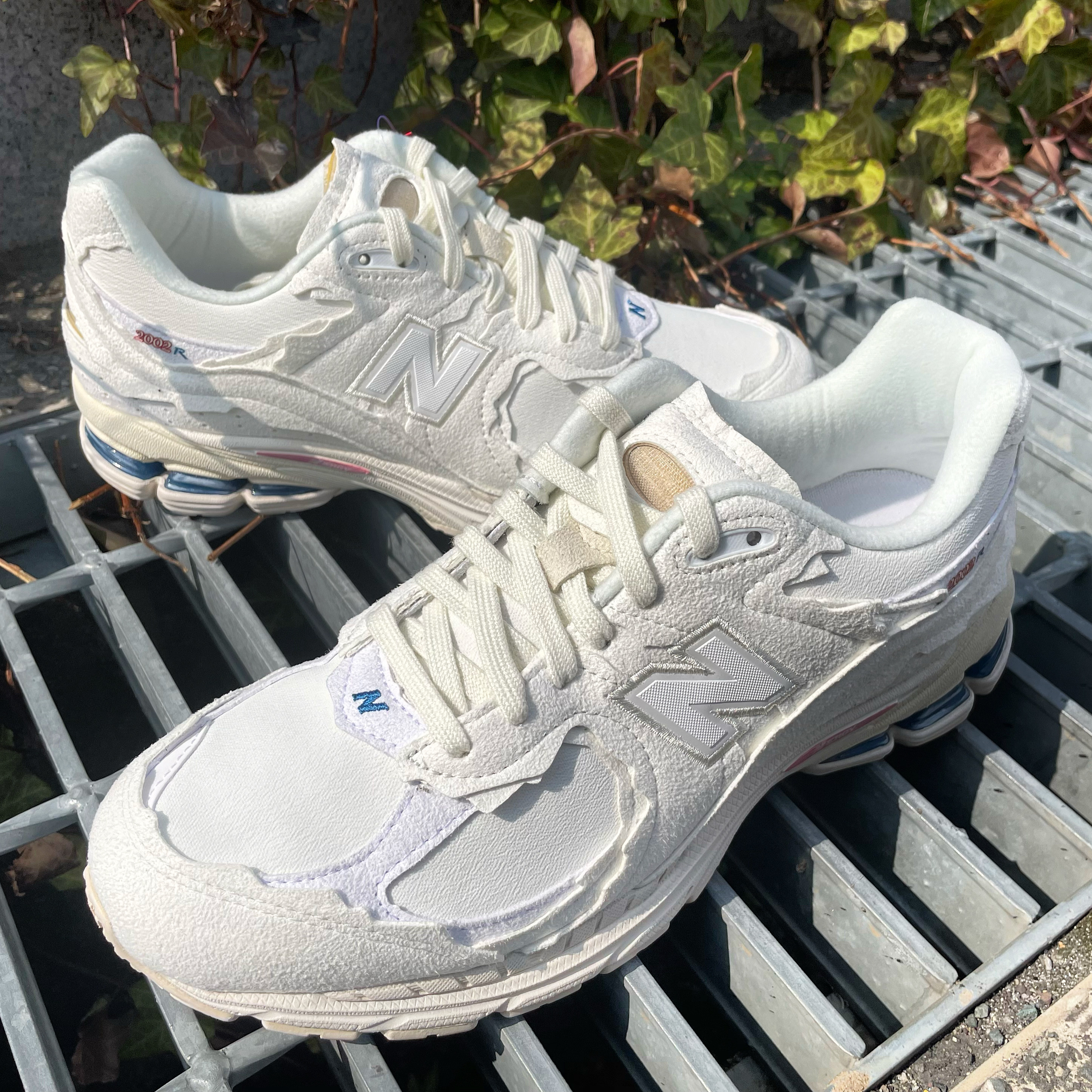 New Balance 2002R Protection Pack Sea Salt 착용 스타일