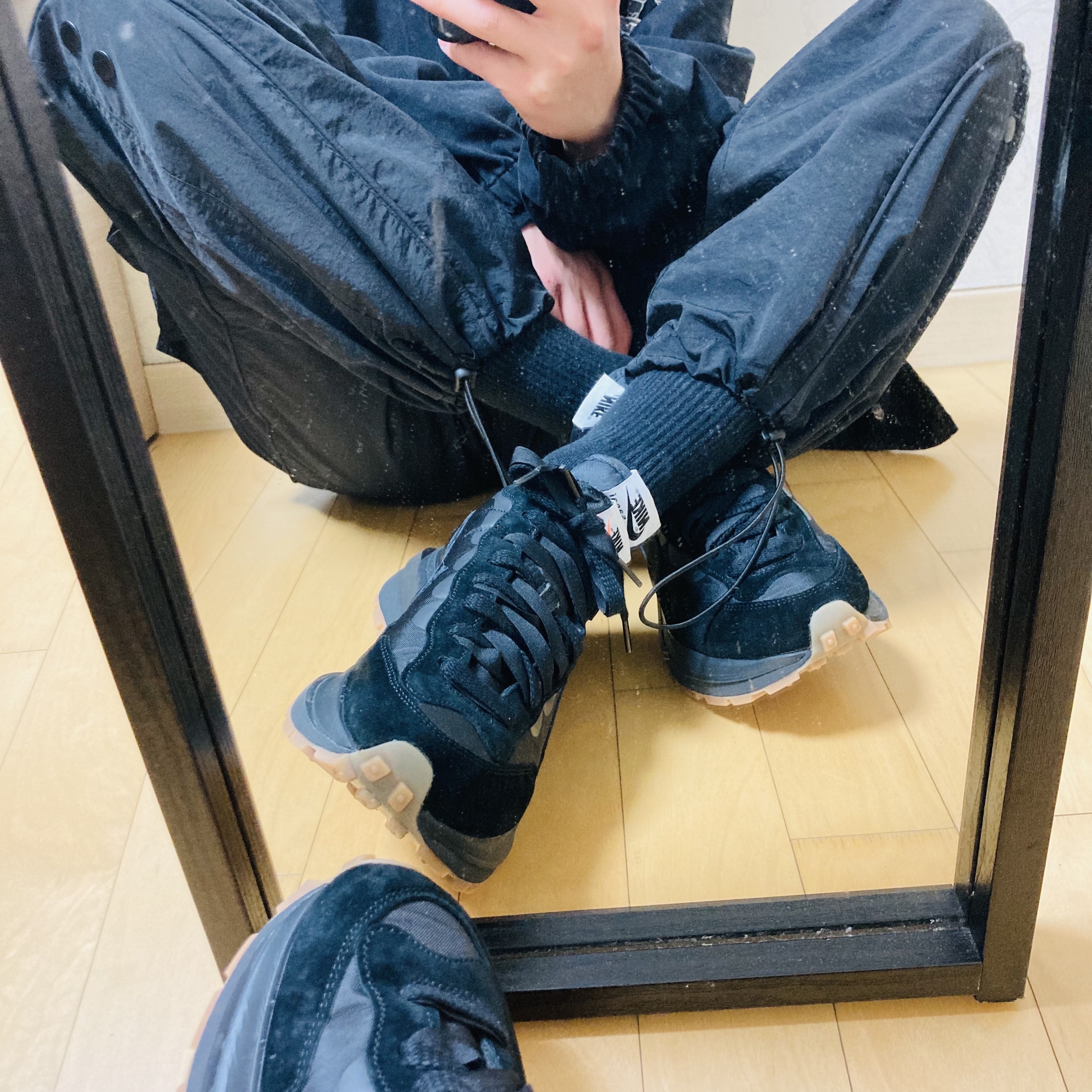 Nike x Sacai VaporWaffle Black and Gum 착용 스타일 - 1