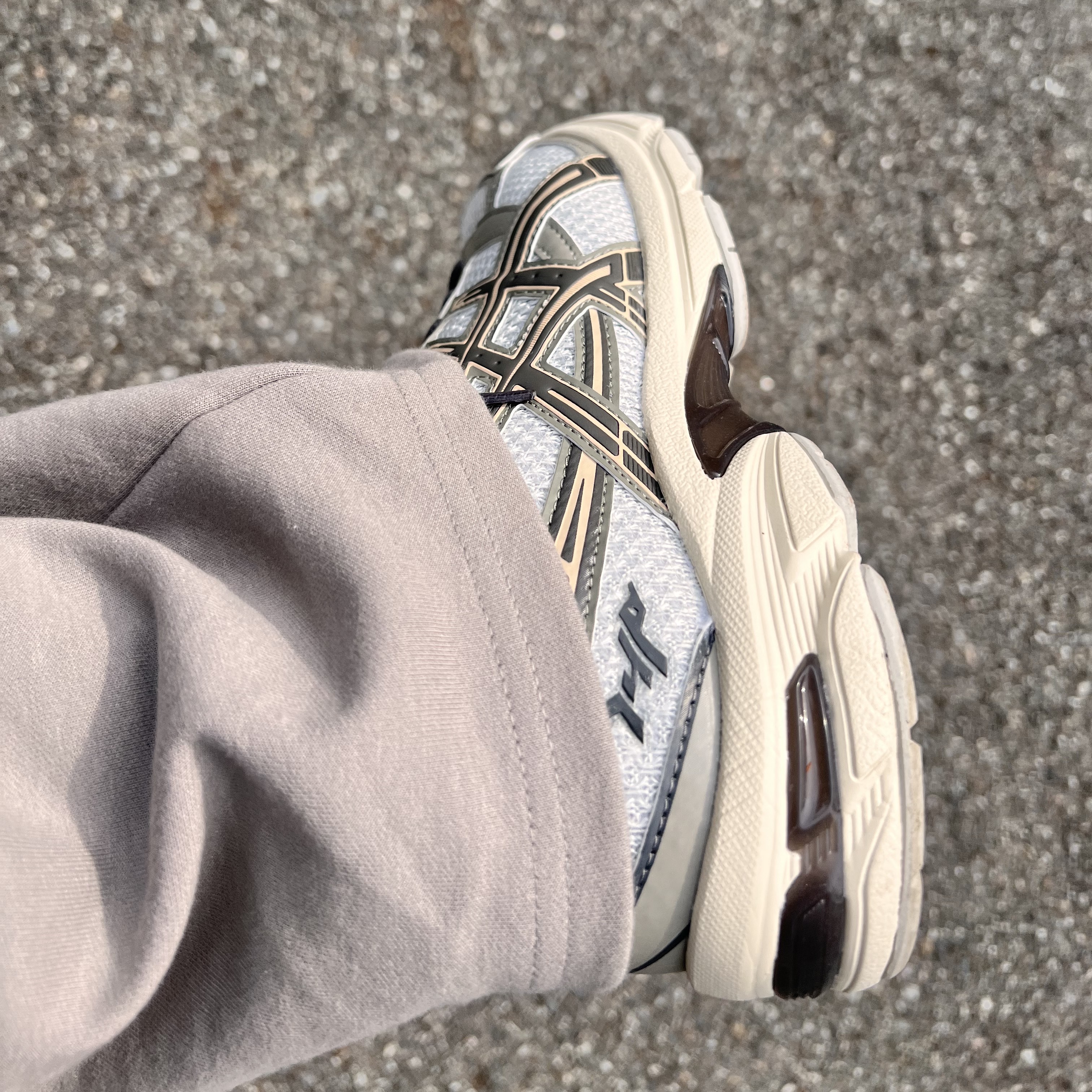 Asics x I4P Gel-1130 Glacier Grey Mink 착용 스타일