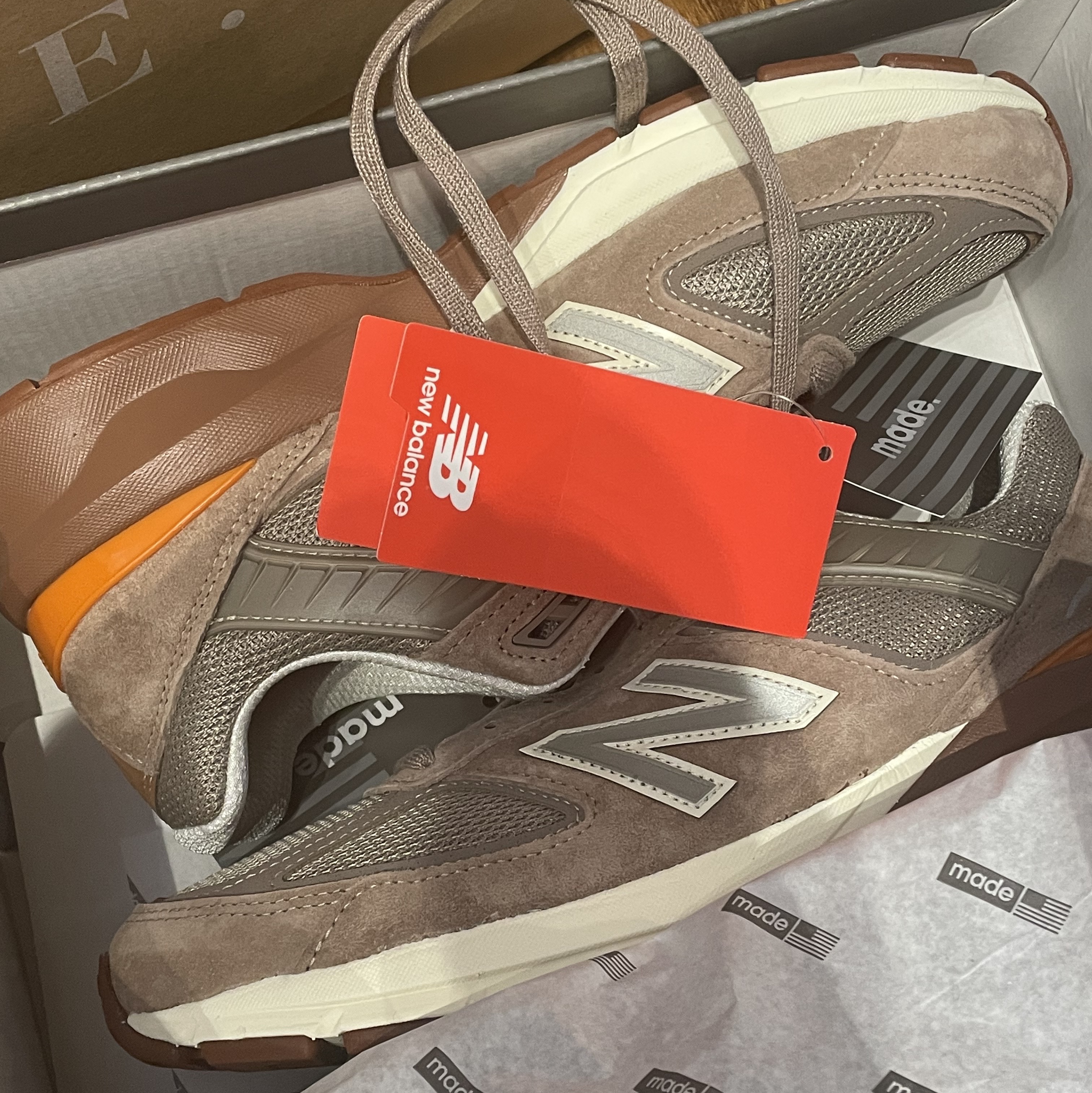 New Balance x Slow Steady Club 990v5 Made in USA Brown 착용 스타일