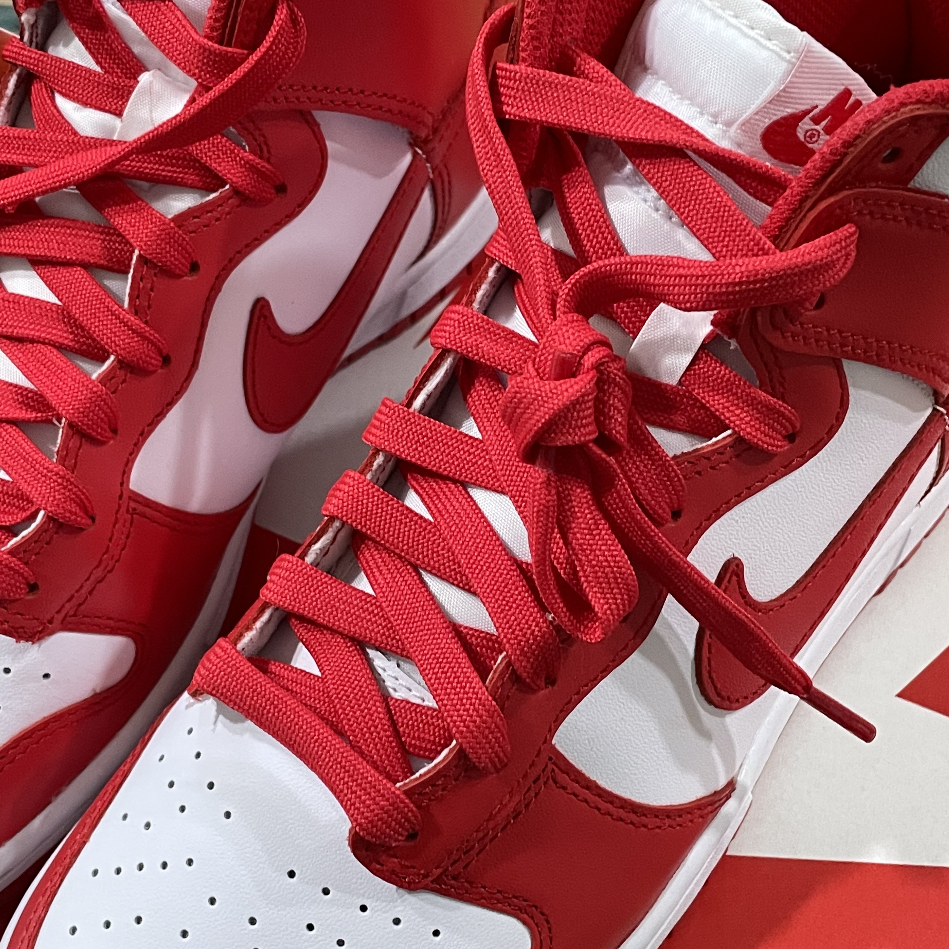 Nike Dunk High Retro Championship White and Red 착용 스타일 - 2