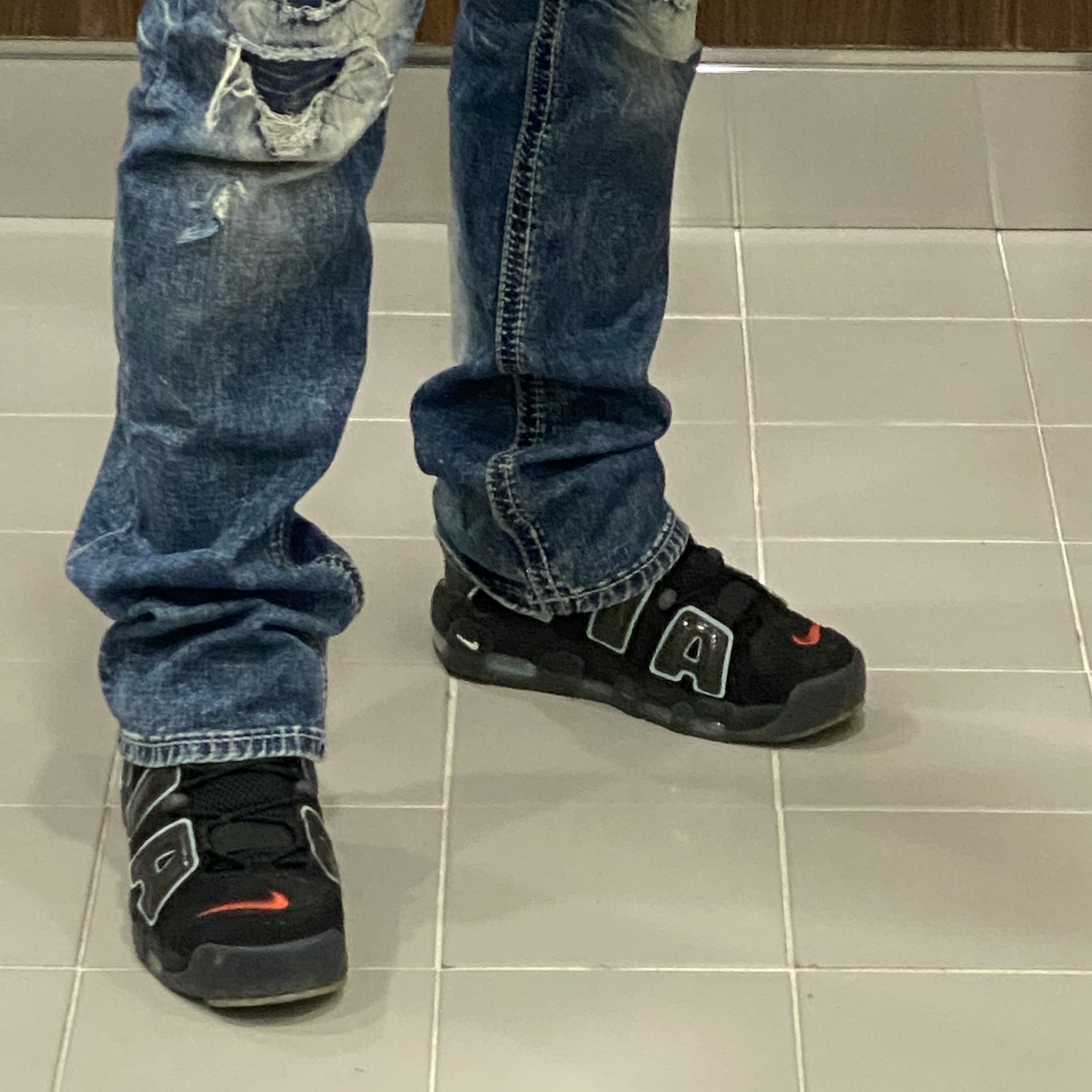 Nike Air More Uptempo 96 Maximum Volume 착용 스타일