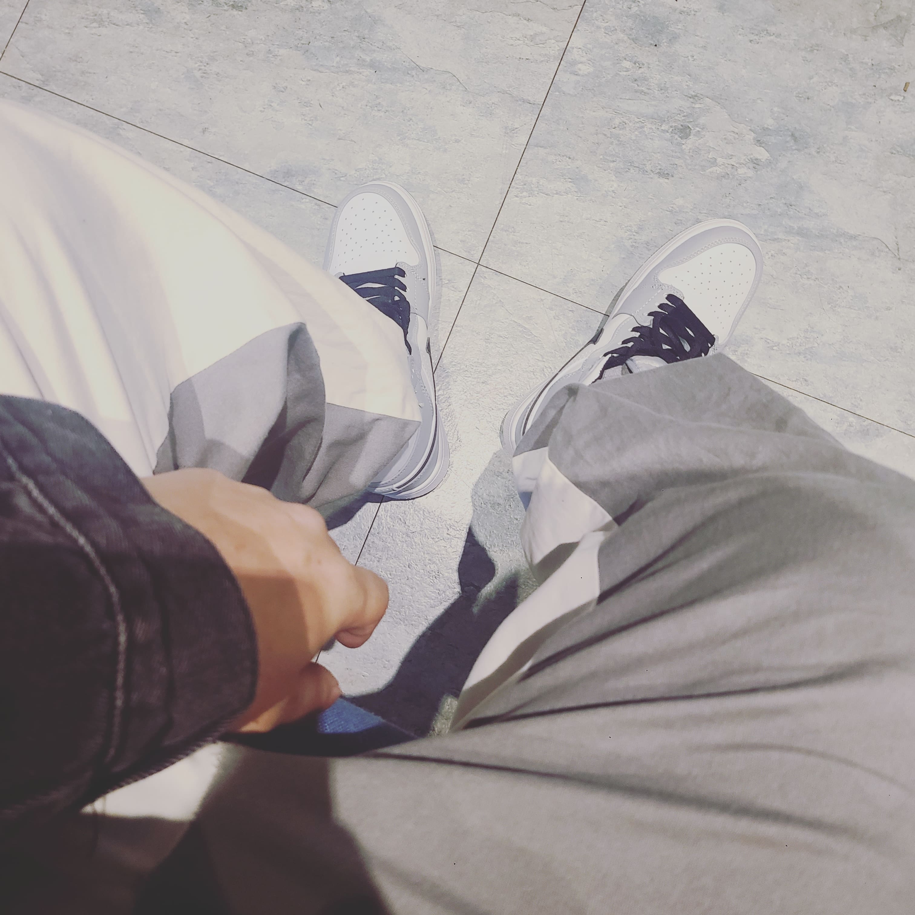 Jordan 1 Mid Light Smoke Grey Anthracite 착용 스타일