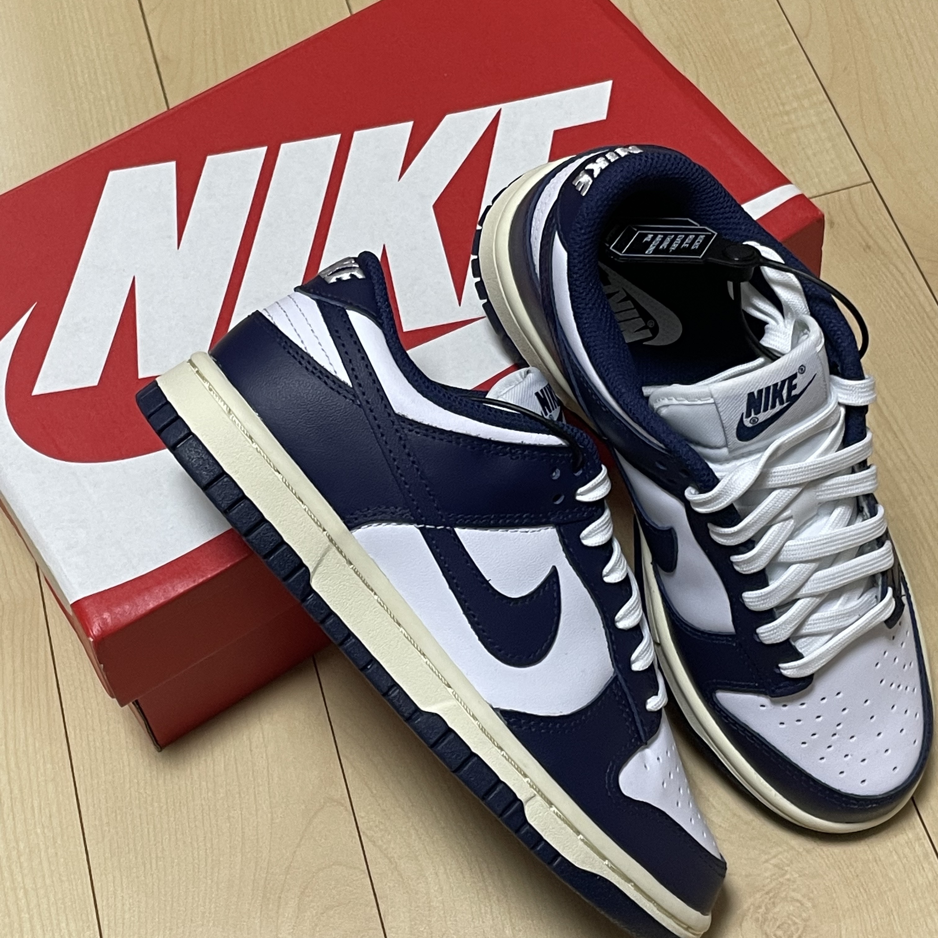 (W) Nike Dunk Low Vintage Midnight Navy 착용 스타일