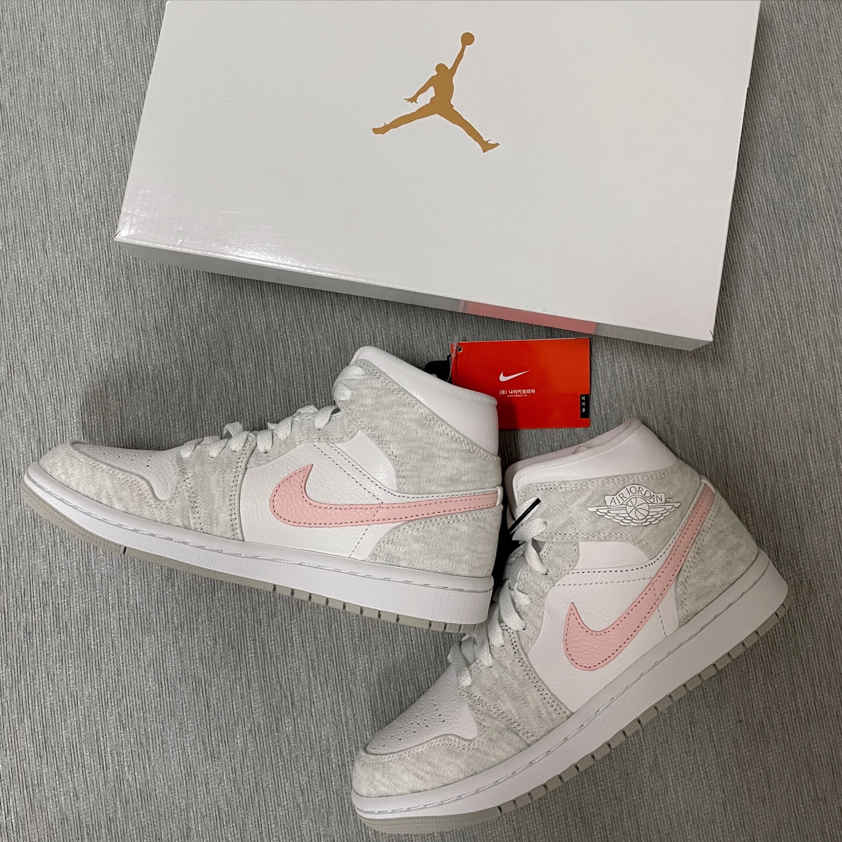 (W) Jordan 1 Mid SE Light Iron Ore 착용 스타일 - 1