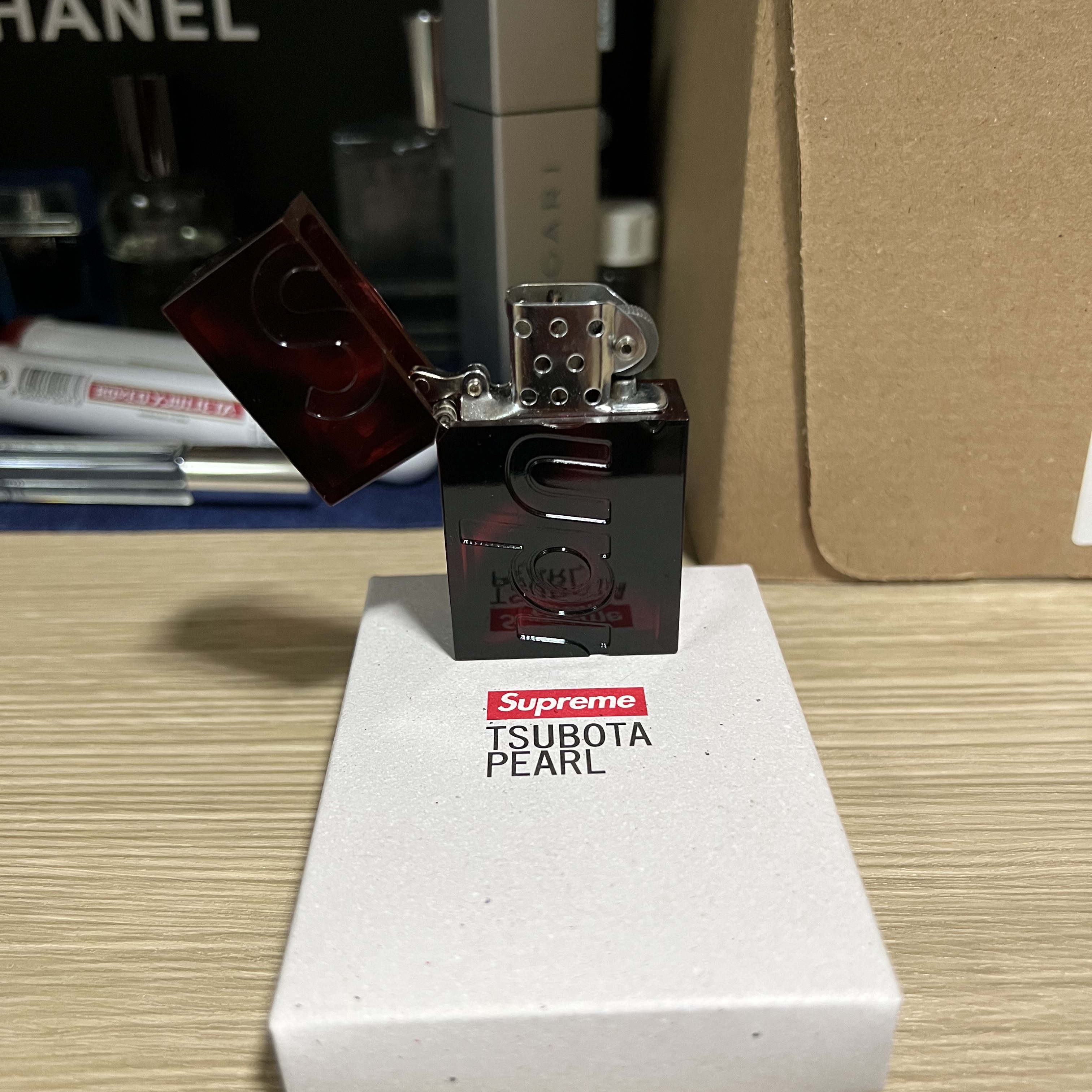 Supreme x Tsubota Pearl Hard Edge Lighter Red - 21FW 착용 스타일 - 2