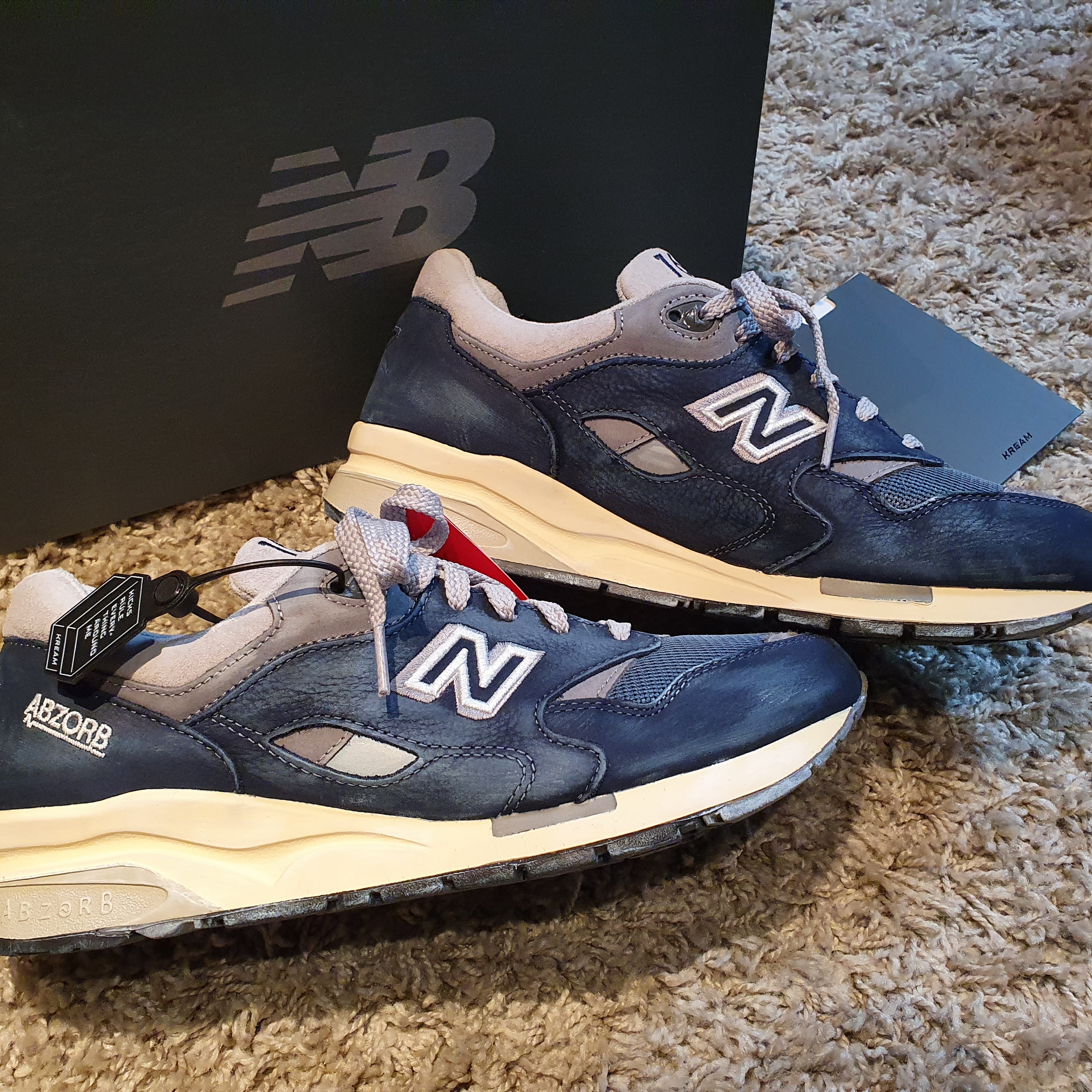 New Balance 1600 Premium Vintage Navy 착용 스타일 - 1