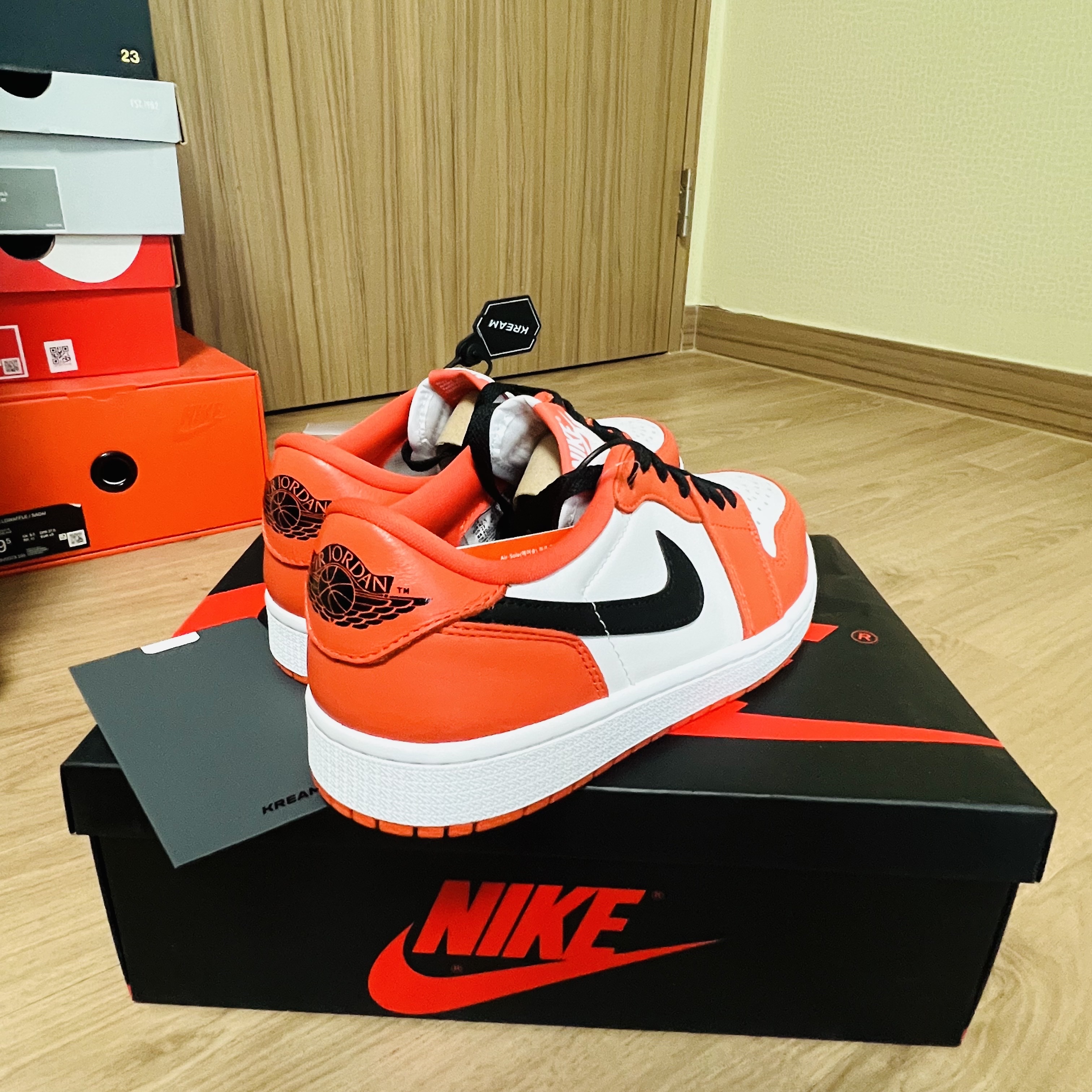 Jordan 1 Low OG Starfish 착용 스타일 - 2