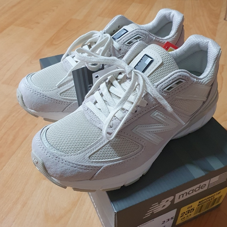 New Balance x Slow Steady Club 990v5 Made in USA Paper 착용 스타일