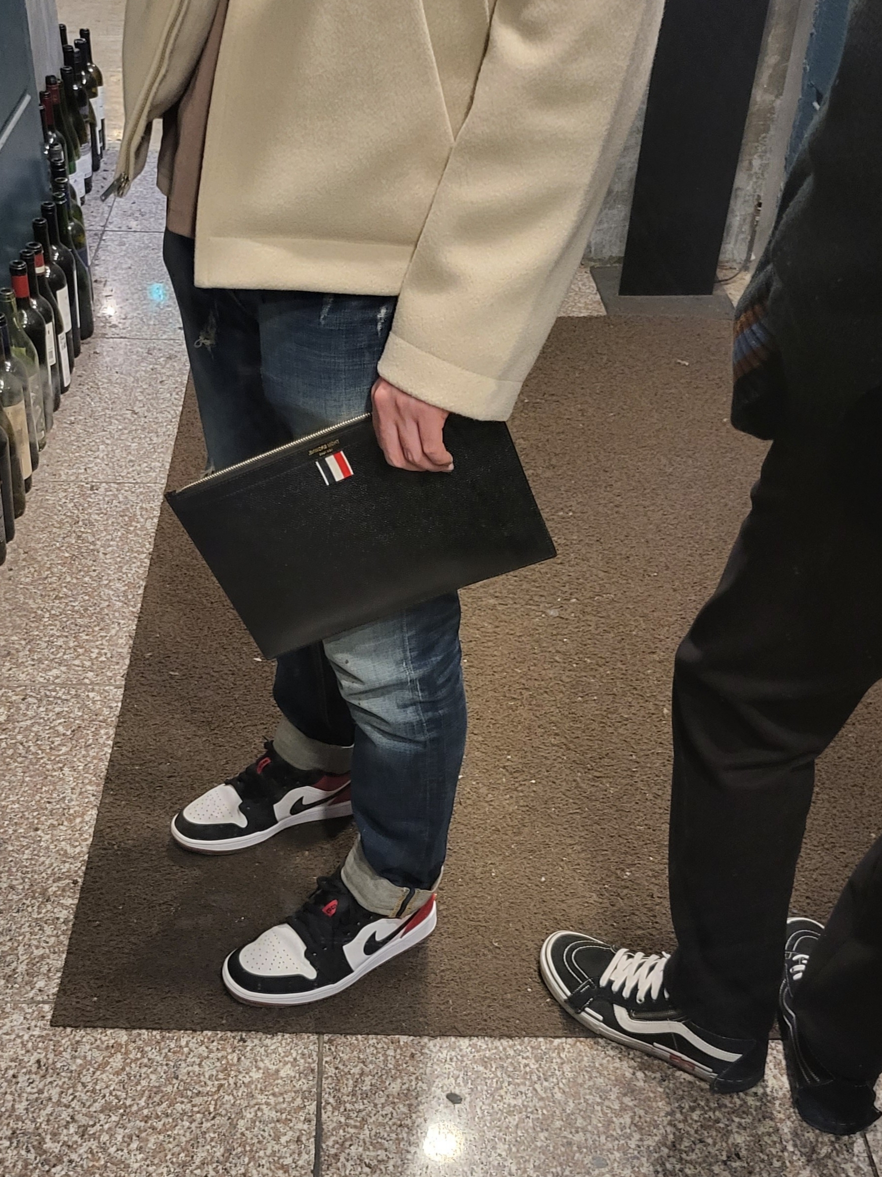 Vans Sk8-Hi Reissue Cap Black, Jordan 1 Low Black Toe 착용 스타일