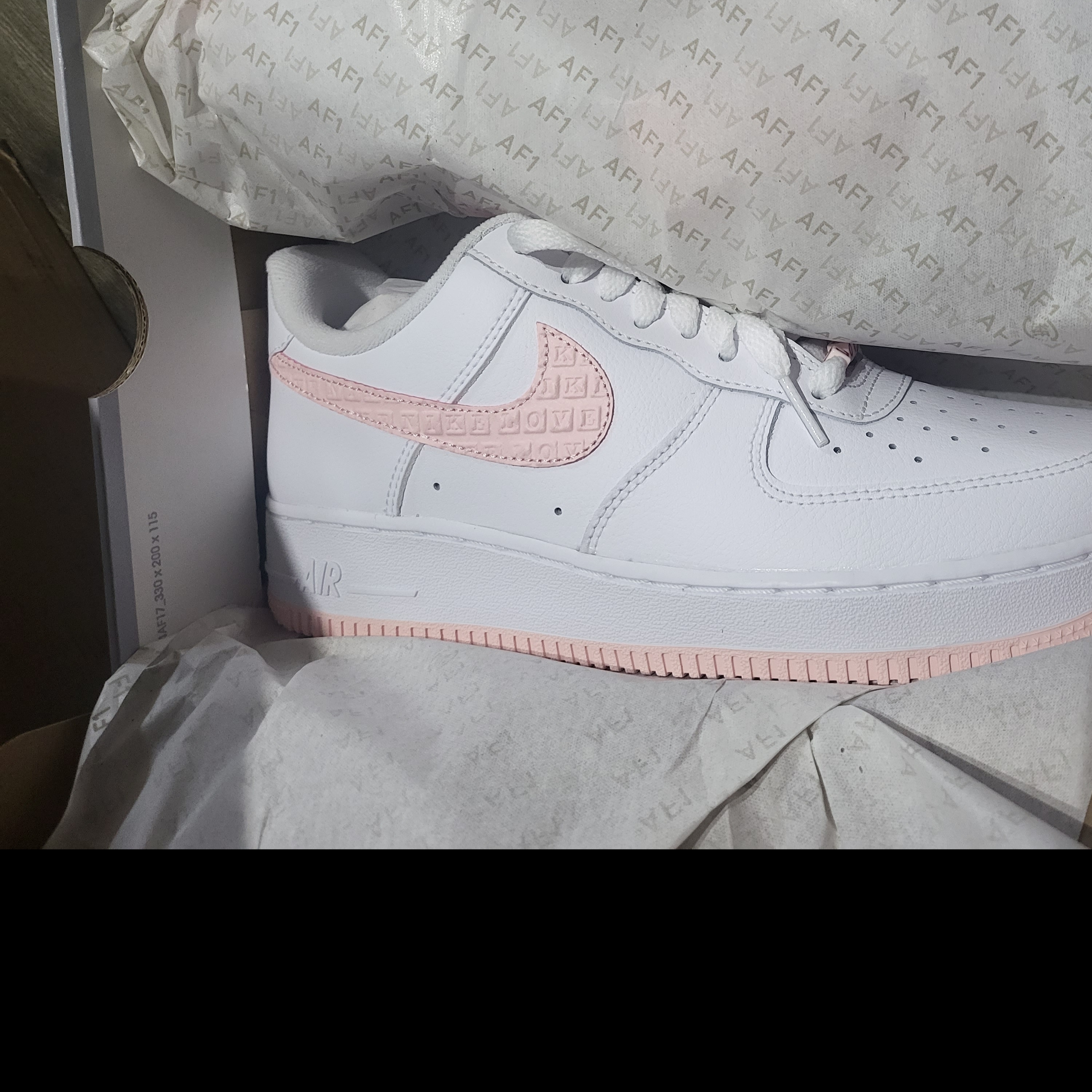 (W) Nike Air Force 1 '07 Valentine Day 2022 착용 스타일