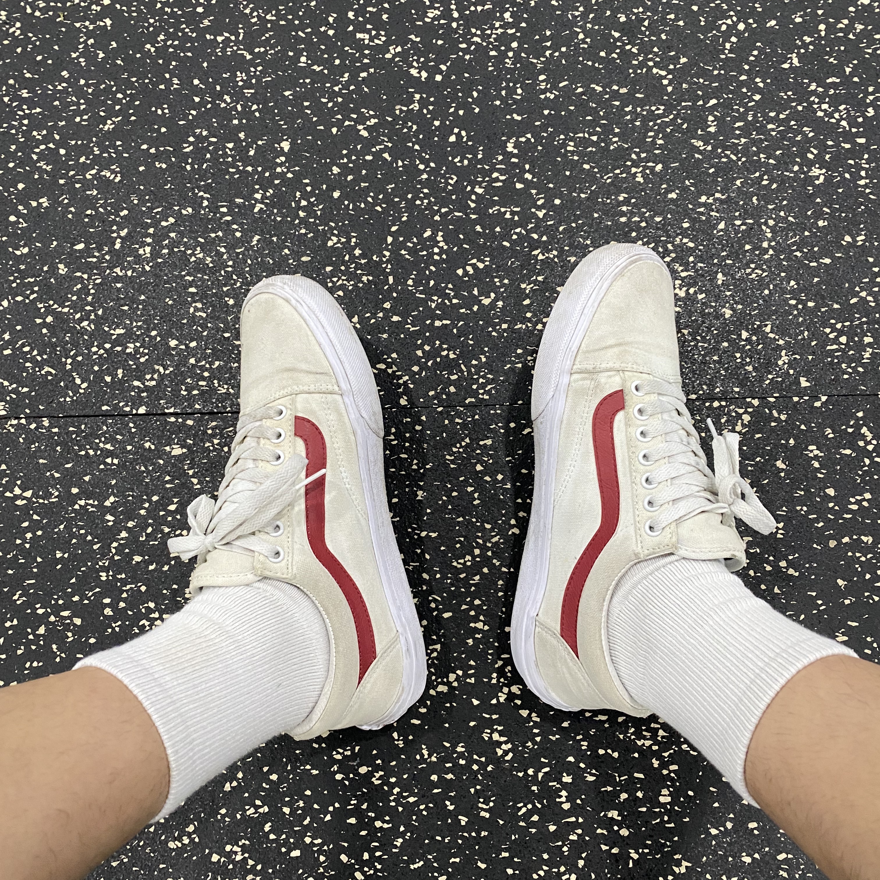Vans Style 36 Marshmallow Racing Red 착용 스타일