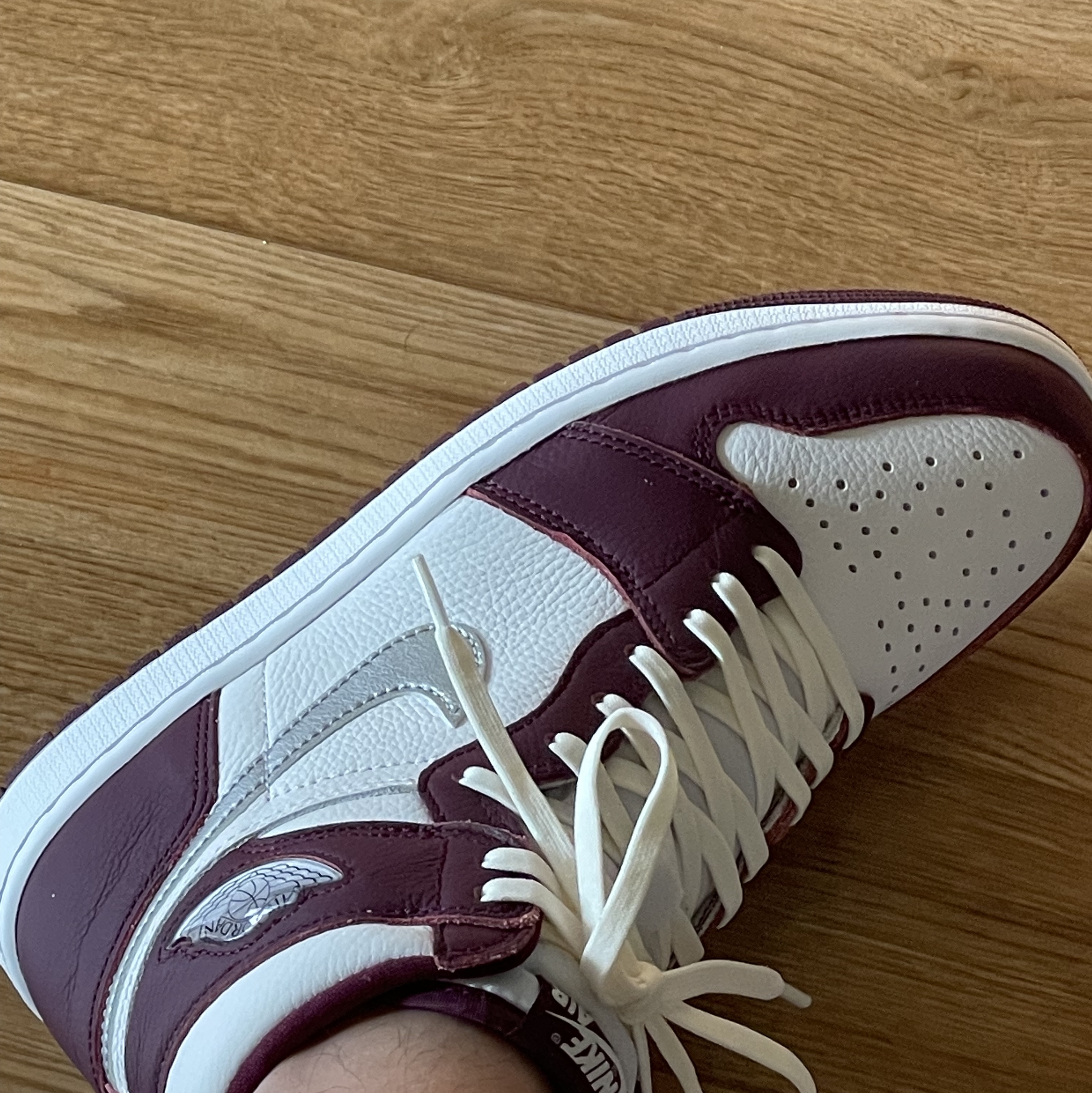 Nike Dunk High Retro Championship Navy, Jordan 1 Retro High OG Bordeaux 착용 스타일 - 2