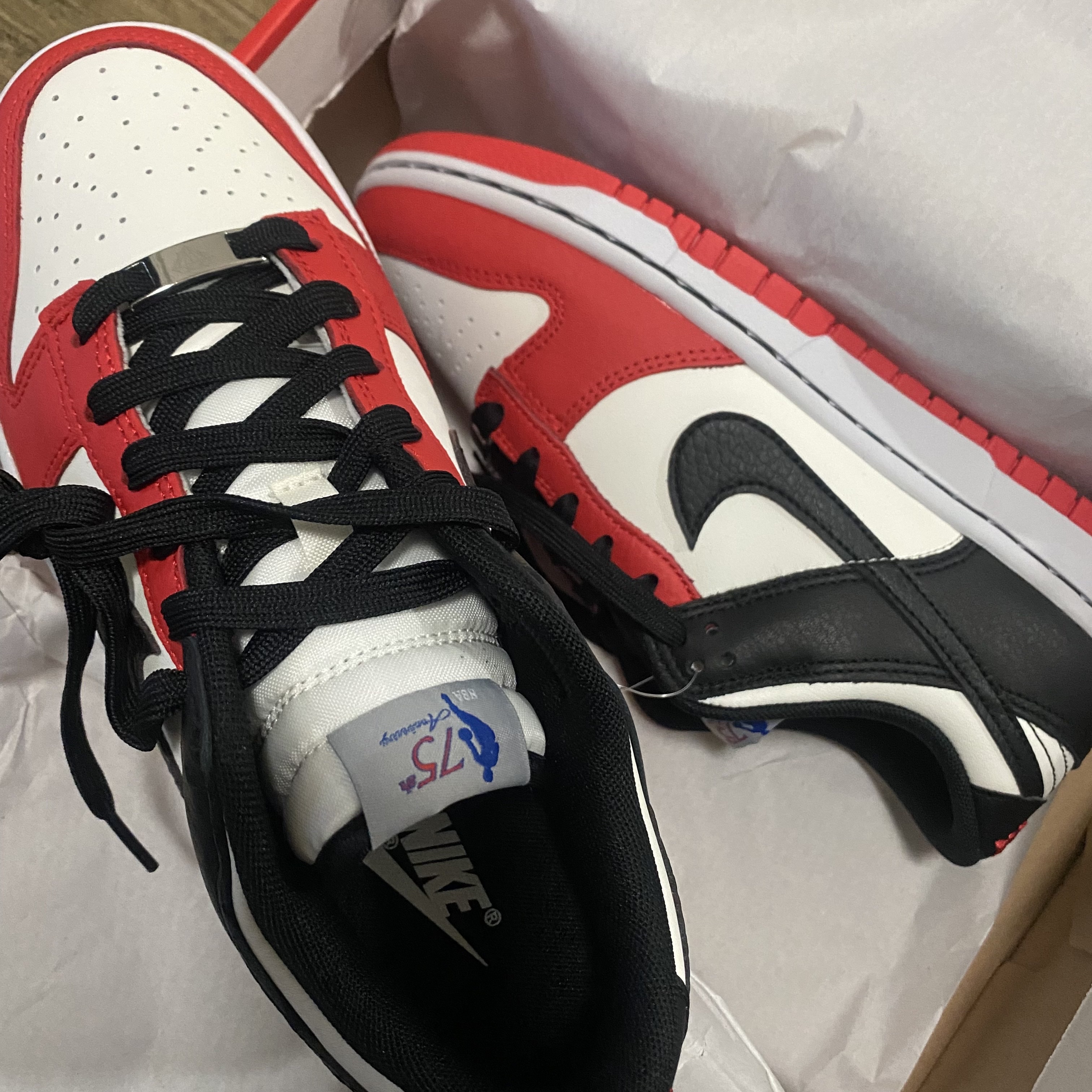 Nike x NBA Dunk Low Retro EMB Black and Chile Red 착용 스타일