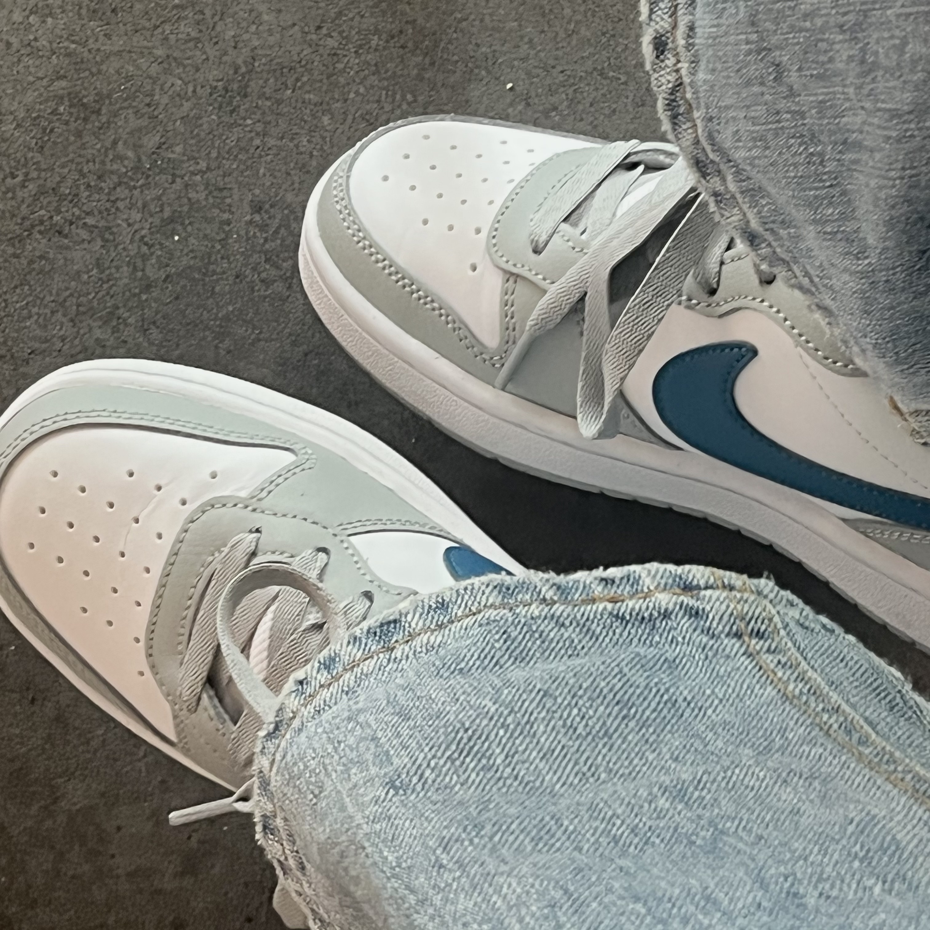 (GS) Nike Court Borough Low 2 Light Smoke Grey 착용 스타일