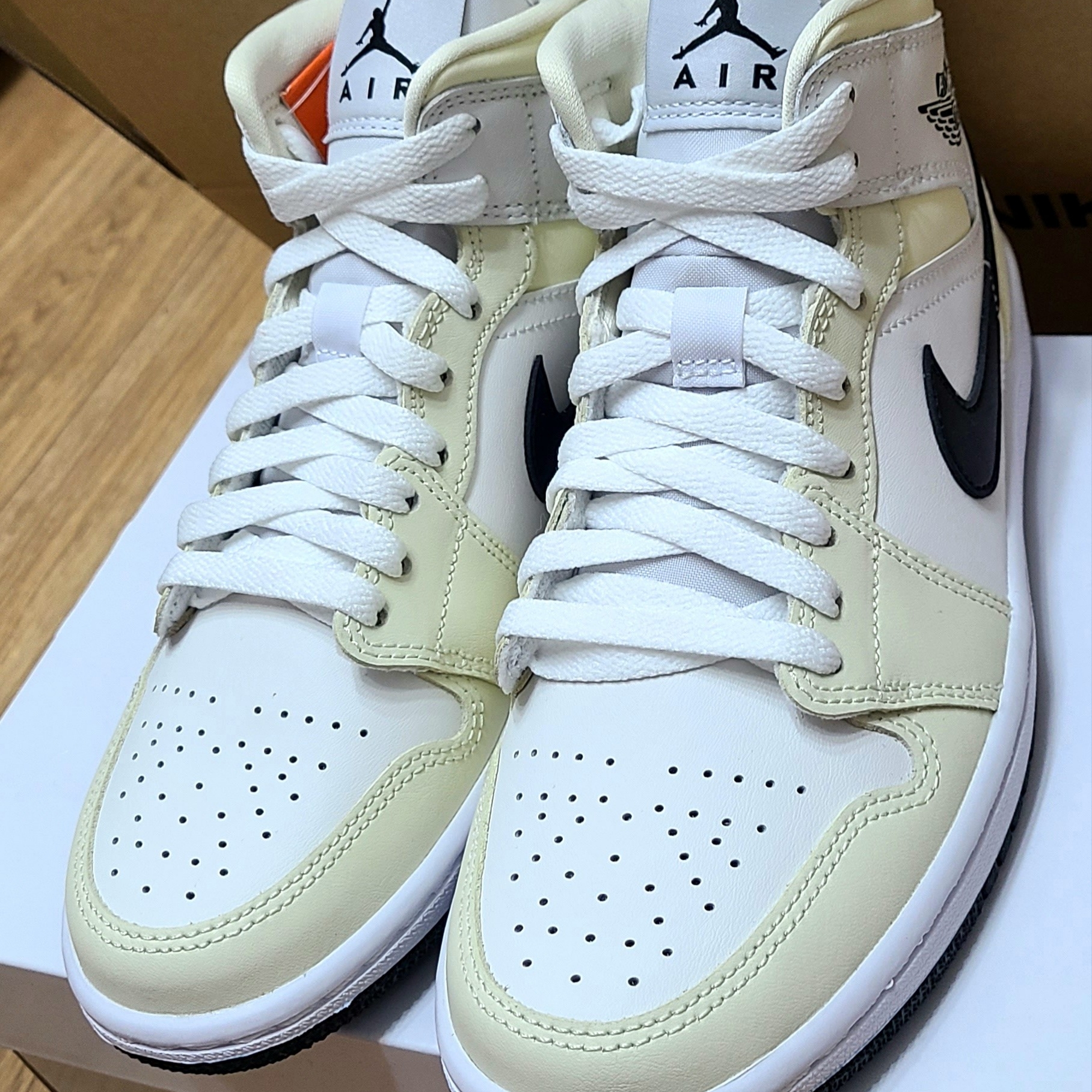 (W) Jordan 1 Mid Coconut Milk 착용 스타일