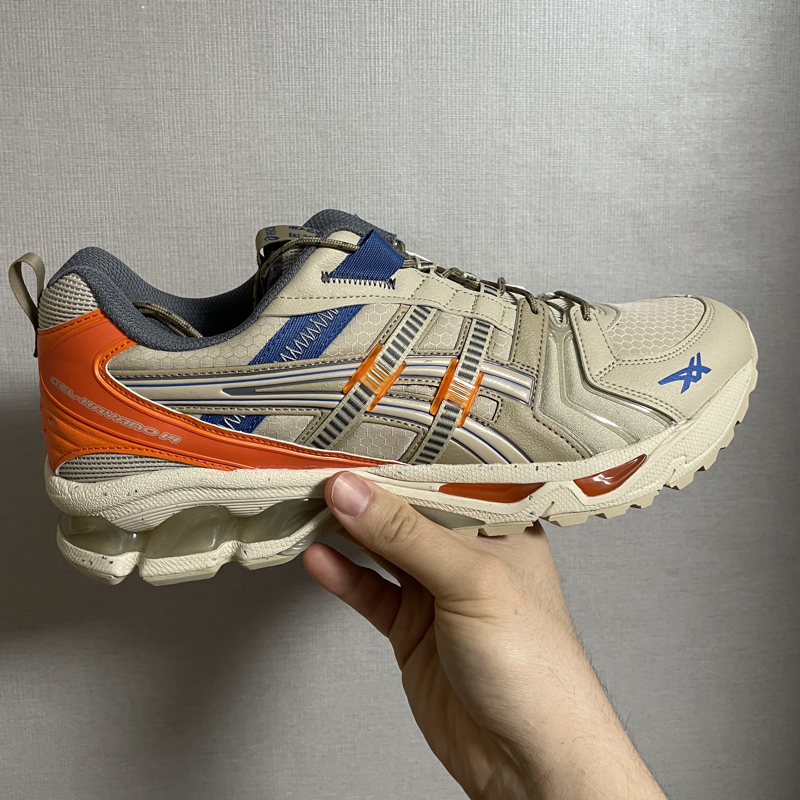 Asics Gel-Kayano 14 RE Putty Habanero 착용 스타일 - 1