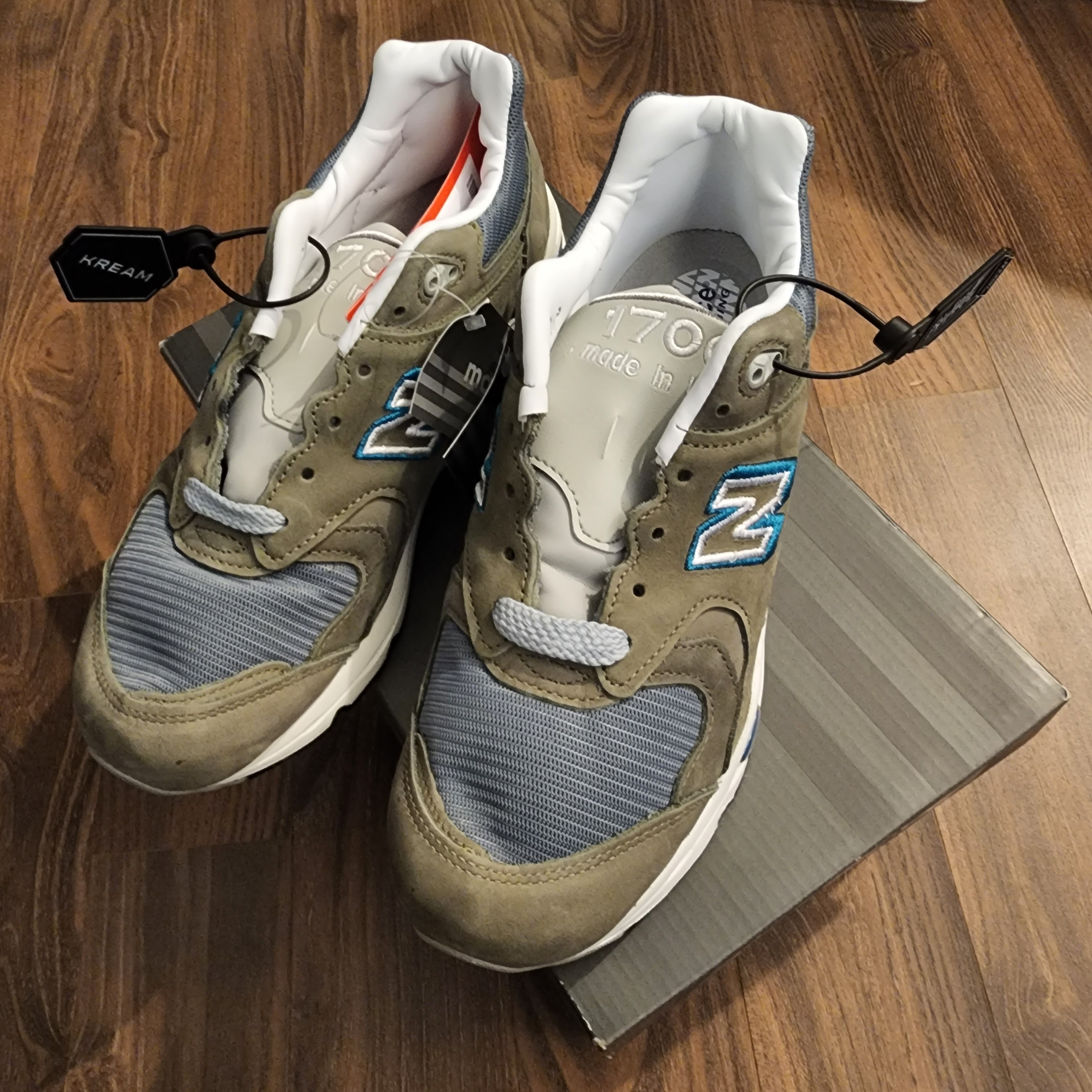 New Balance 1700 Made in USA Brown Steel Blue 착용 스타일