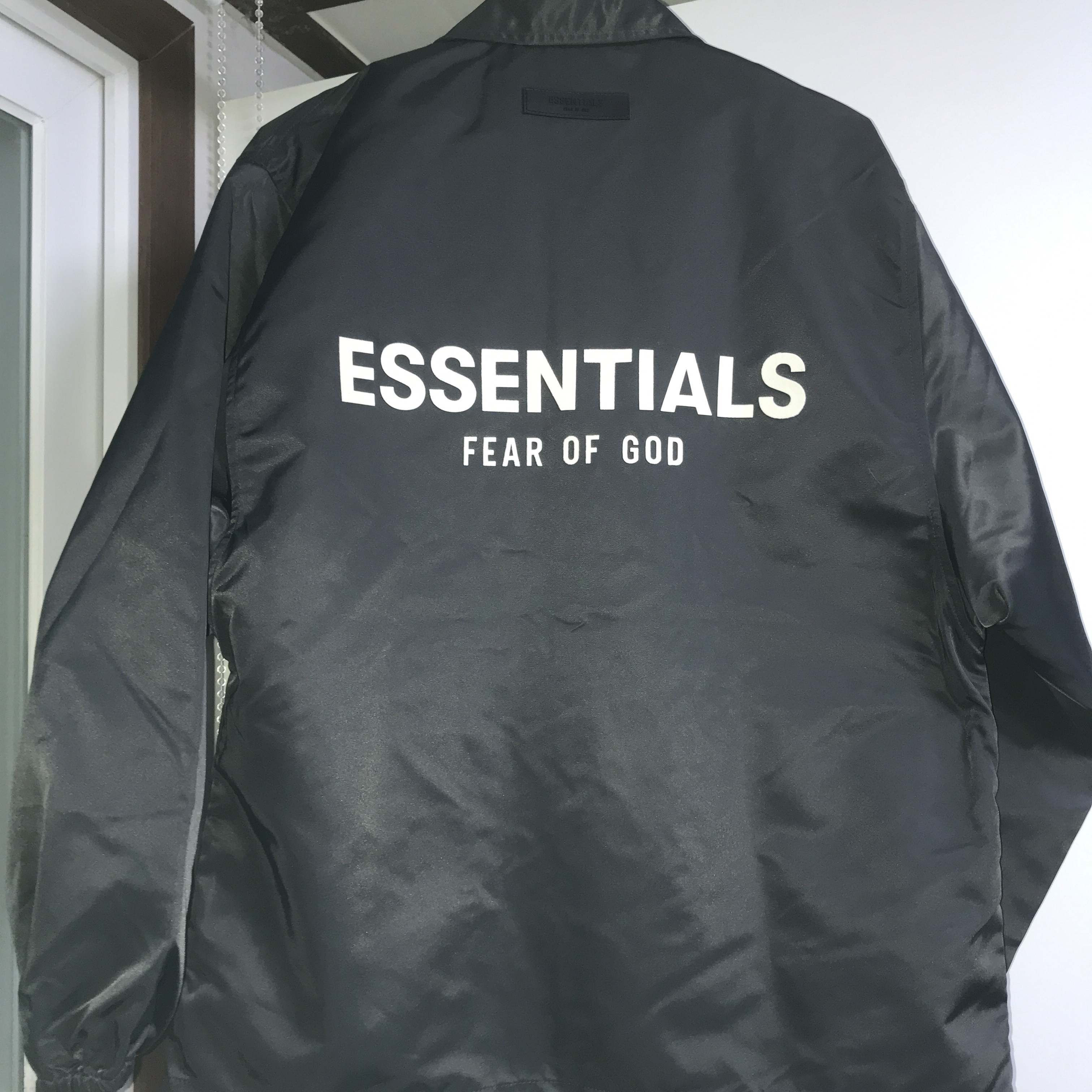 Essentials Coaches Jacket Iron - 22SS 착용 스타일 - 4