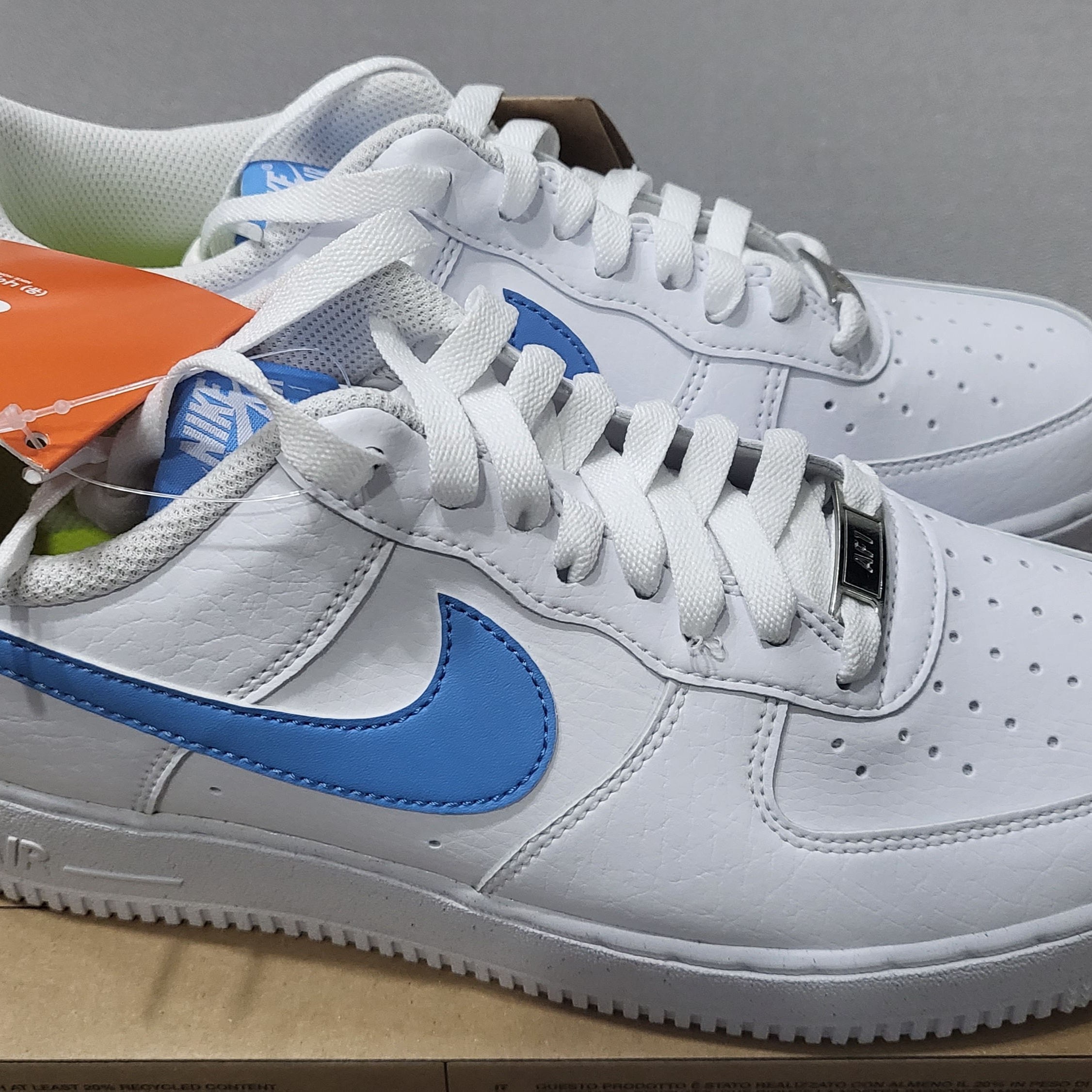 (W) Nike Air Force 1 '07 Next Nature White University Blue 착용 스타일
