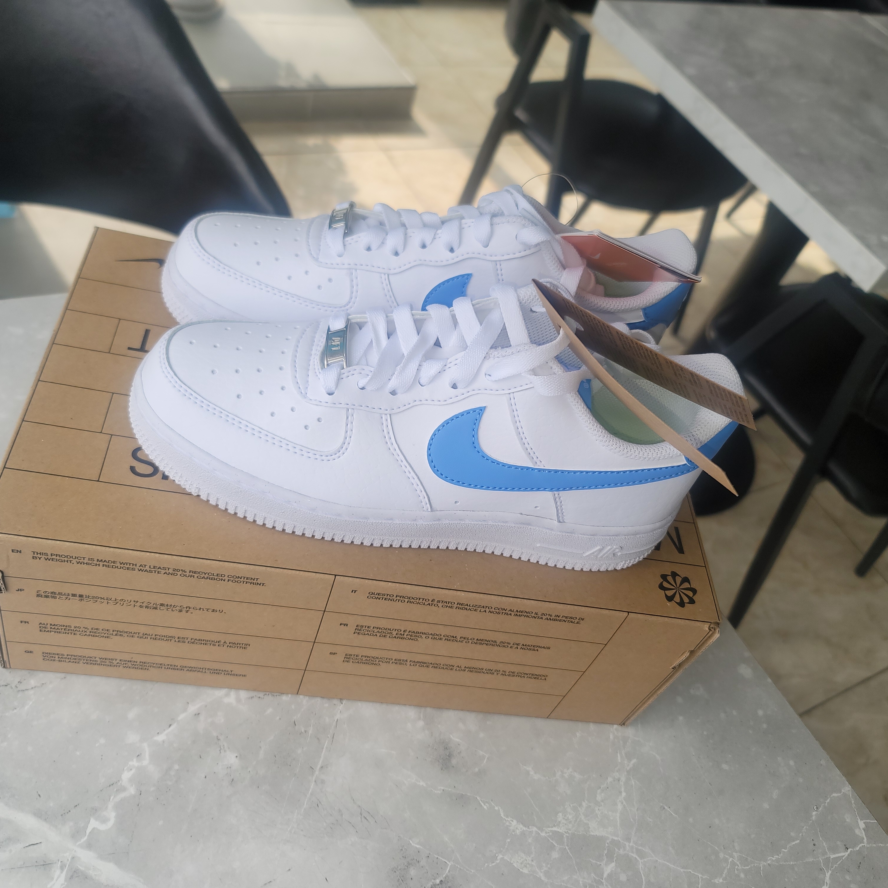 (W) Nike Air Force 1 '07 Next Nature White University Blue 착용 스타일 - 2