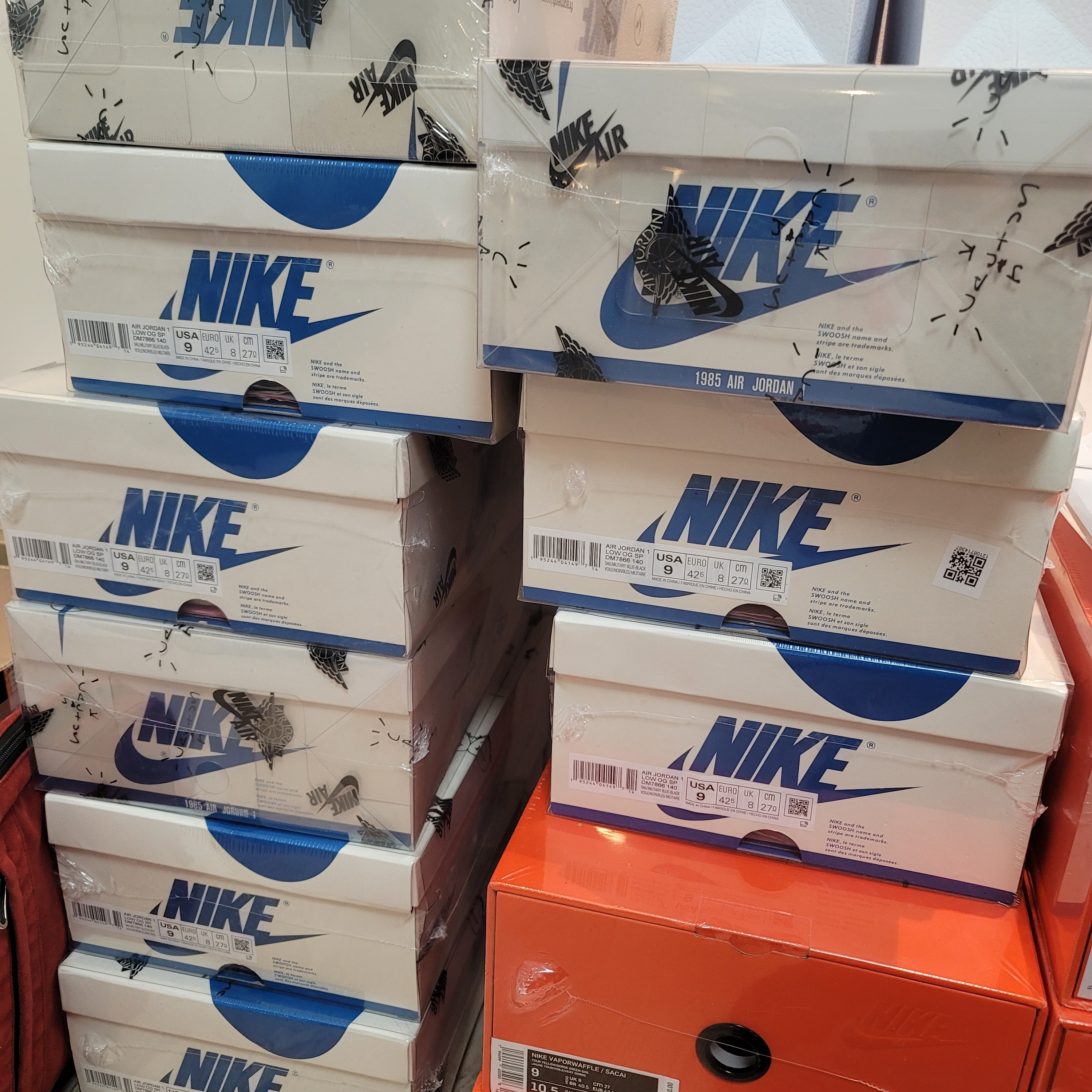 Jordan 1 x Travis Scott x Fragment Retro Low OG SP Military Blue 착용 스타일