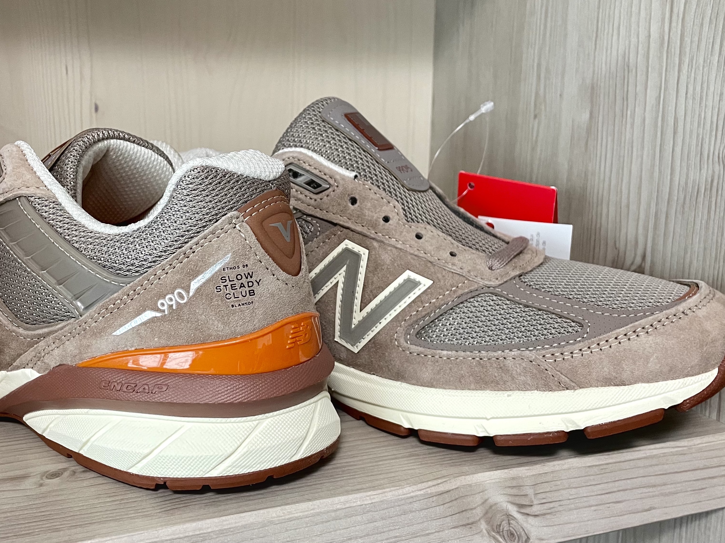 New Balance x Slow Steady Club 990v5 Made in USA Brown 착용 스타일