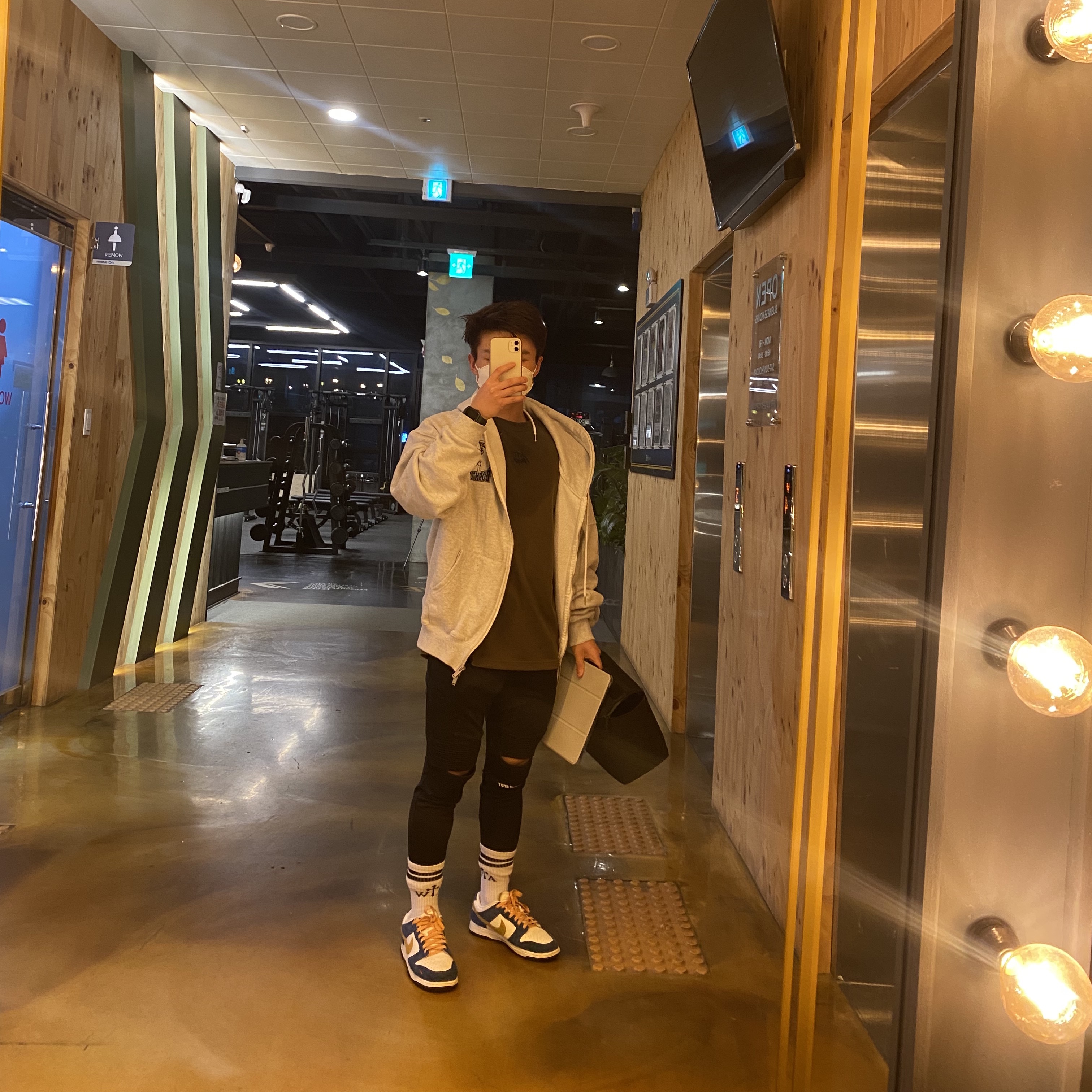 Nike x Kasina Dunk Low 80's Bus 착용 스타일