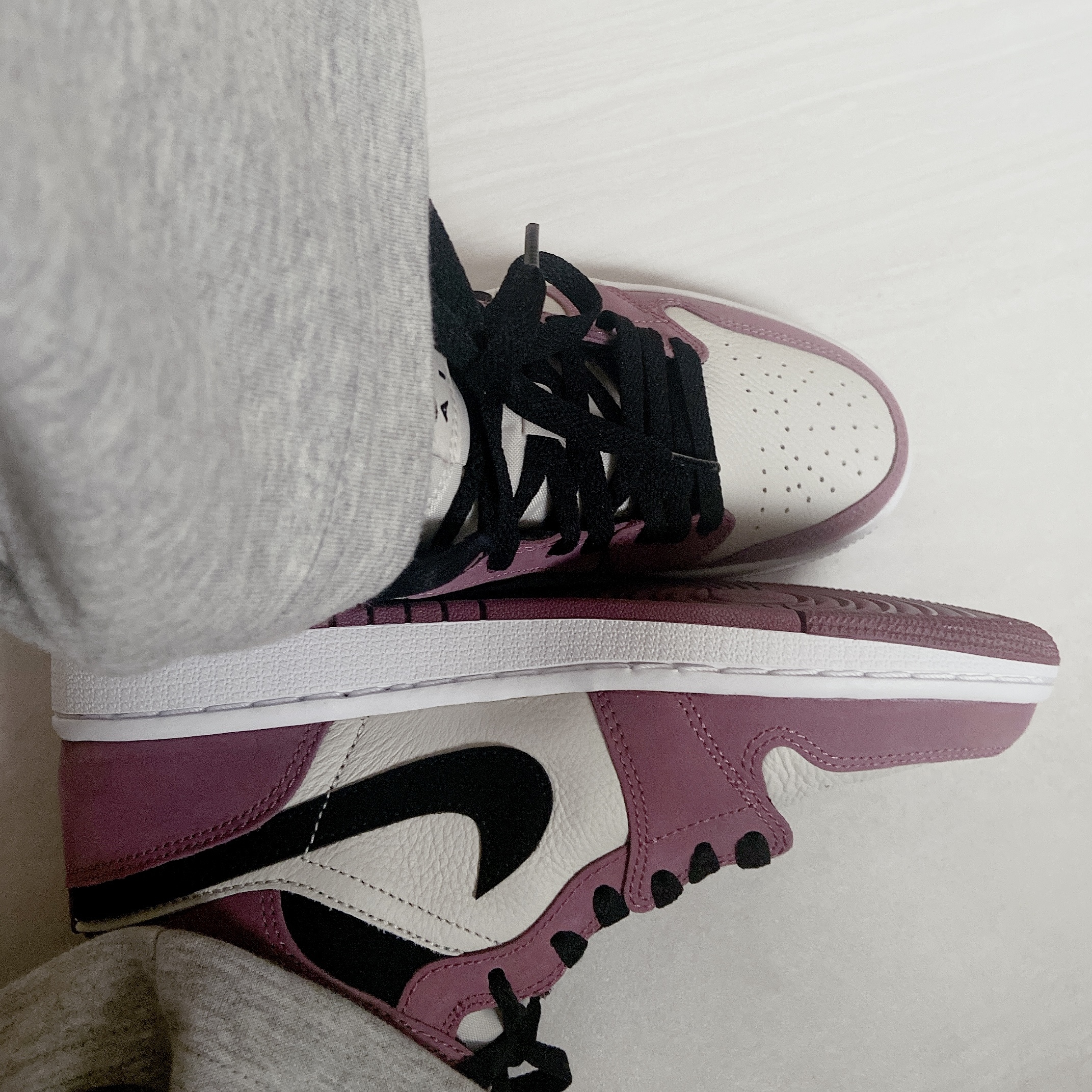 (W) Jordan 1 Mid SE Light Mulberry 착용 스타일