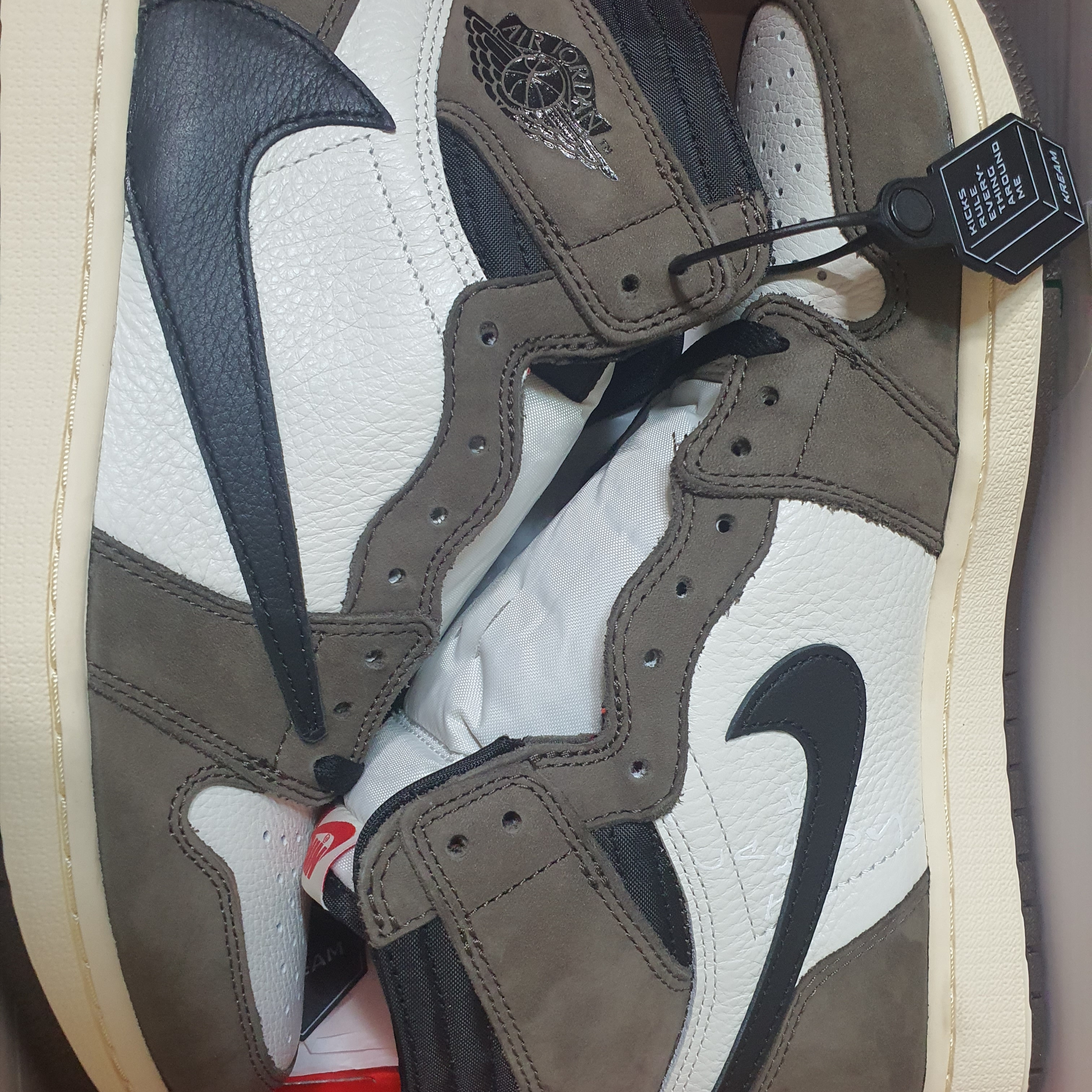 Jordan 1 x Travis Scott Retro High OG SP Mocha 착용 스타일