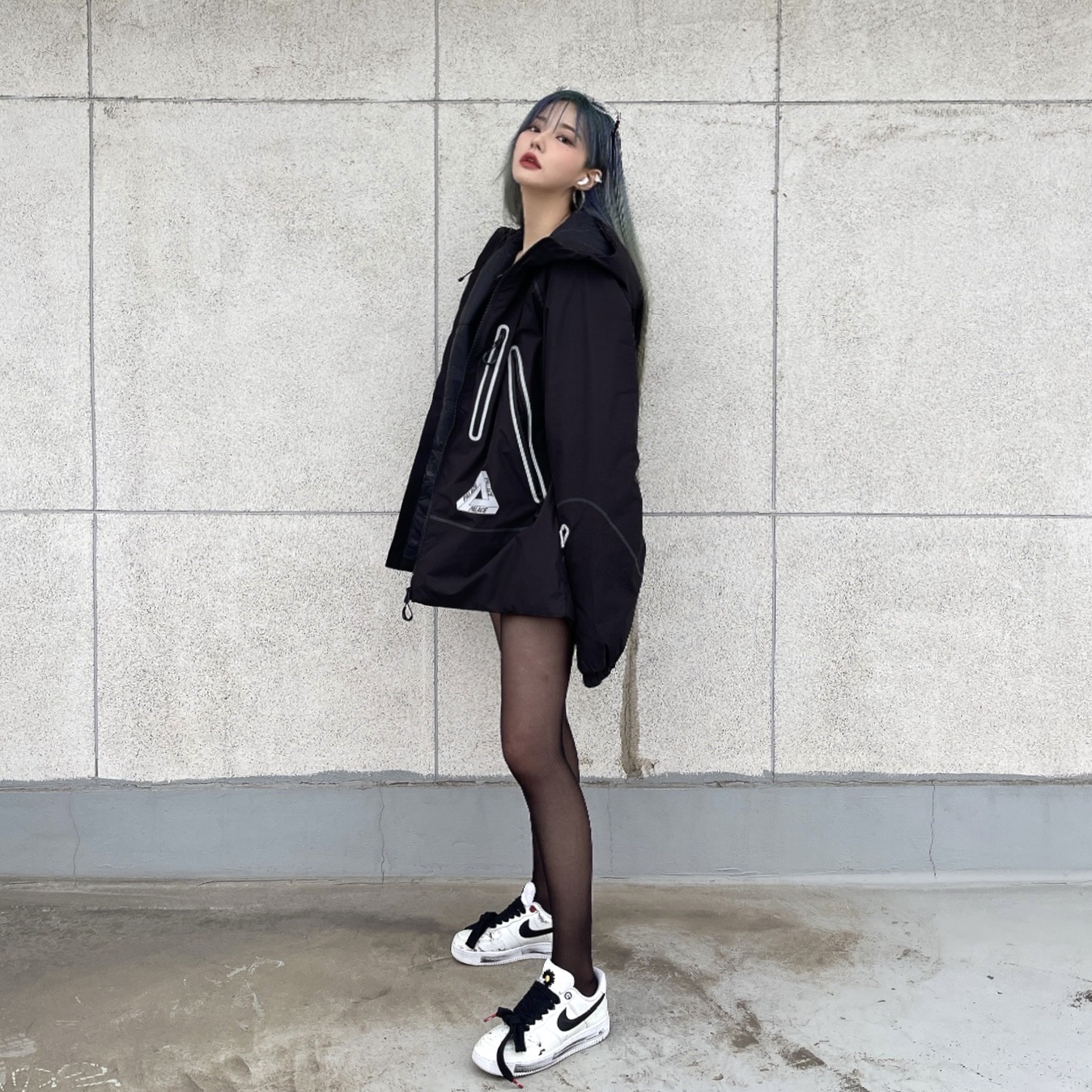 Palace Gore-tex Infinium P-Tech Jacket Black - 21FW, Nike Everyday Plus Cushioned Training Crew Socks Black White (Korean Ver.) 착용 스타일 - 2