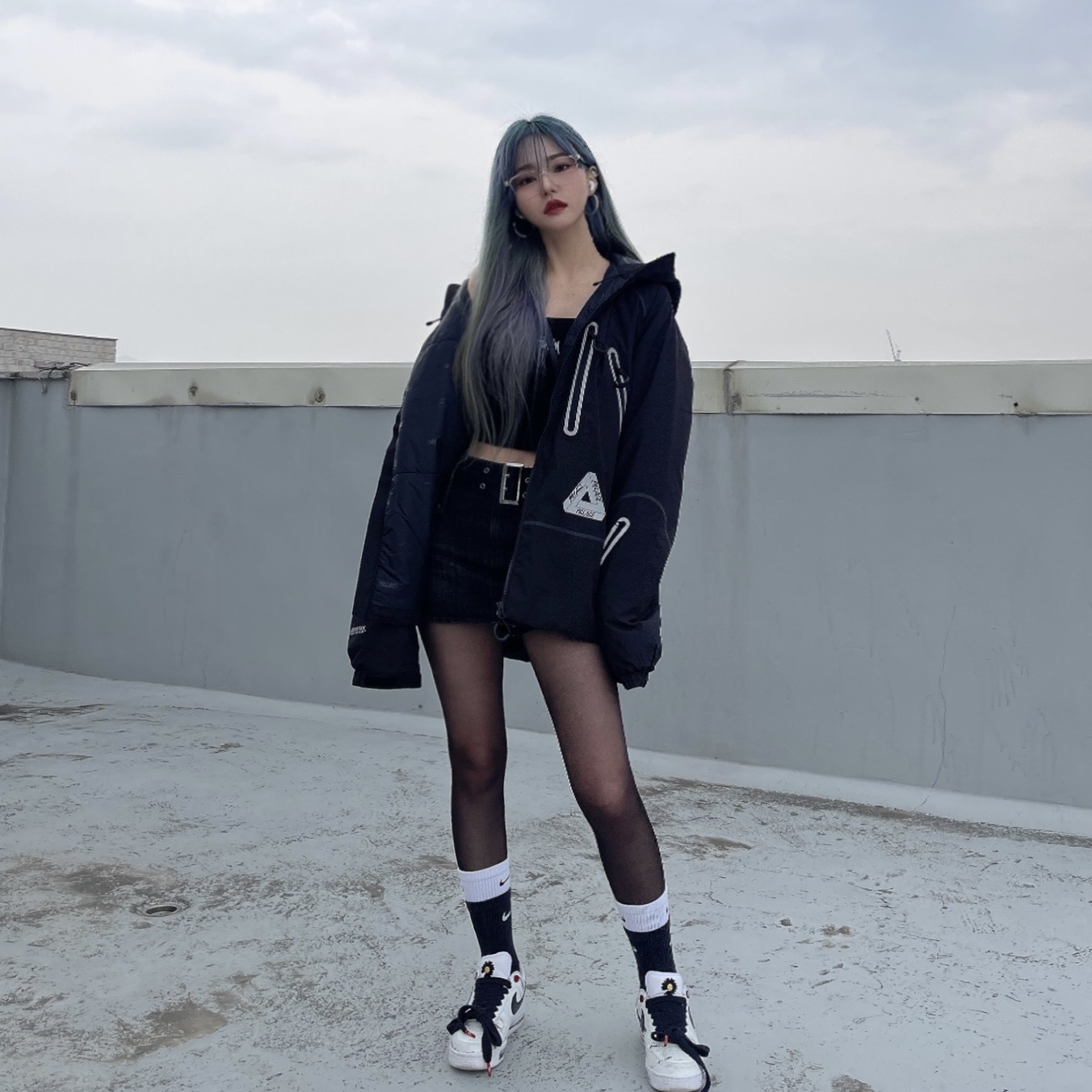 Palace Gore-tex Infinium P-Tech Jacket Black - 21FW, Nike Everyday Plus Cushioned Training Crew Socks Black White (Korean Ver.) 착용 스타일 - 1
