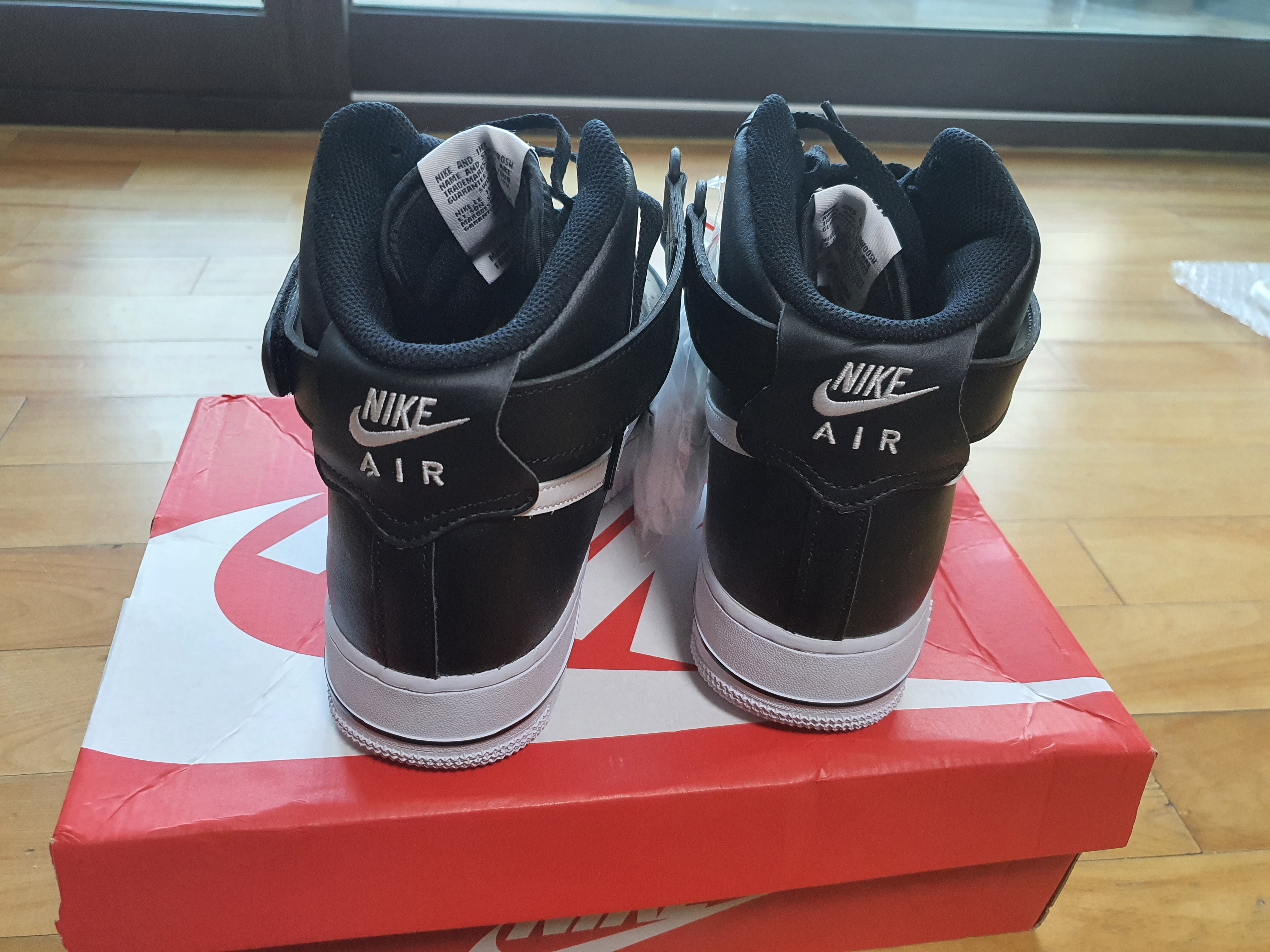 Nike Air Force 1 High Black White 착용 스타일 - 4