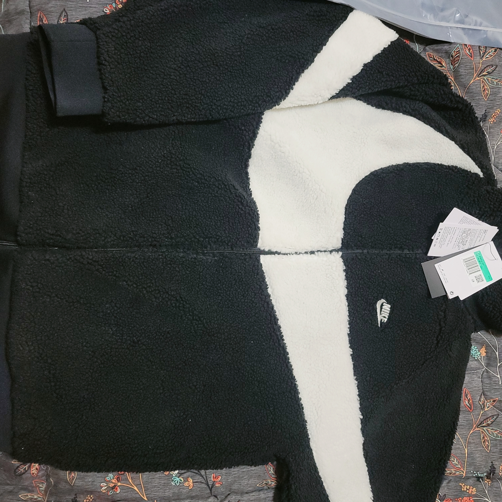 Nike Big Swoosh Full Zip Jacket Black Sail 착용 스타일 - 3
