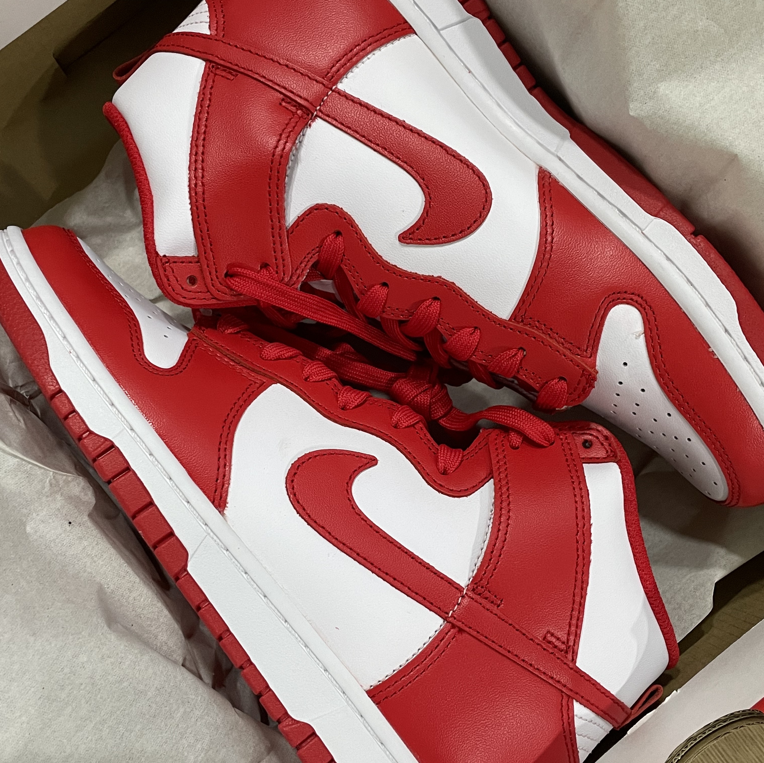 Nike Dunk High Retro Championship White and Red 착용 스타일 - 1