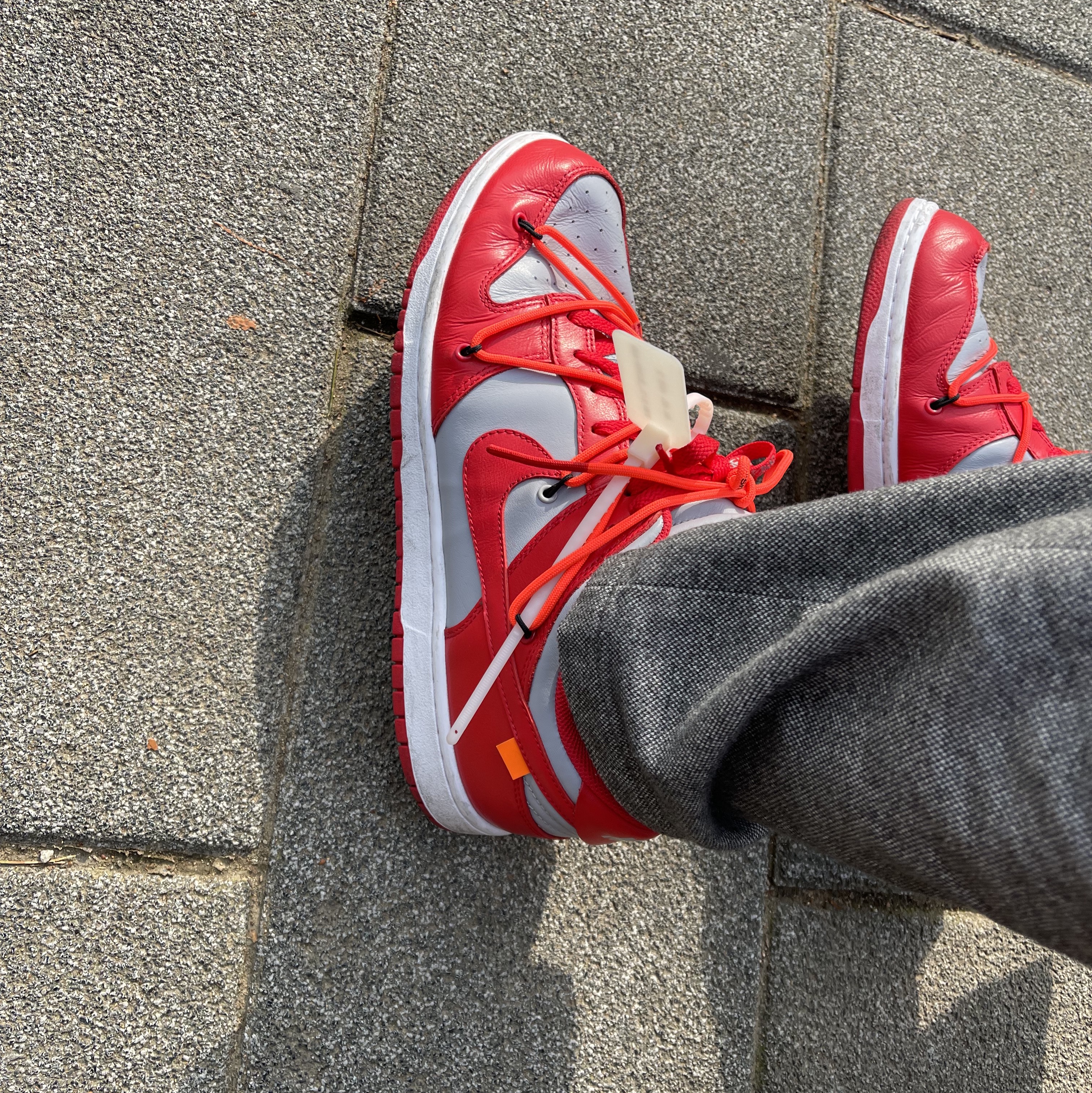 Nike x Off-White Dunk Low University Red 착용 스타일 - 1