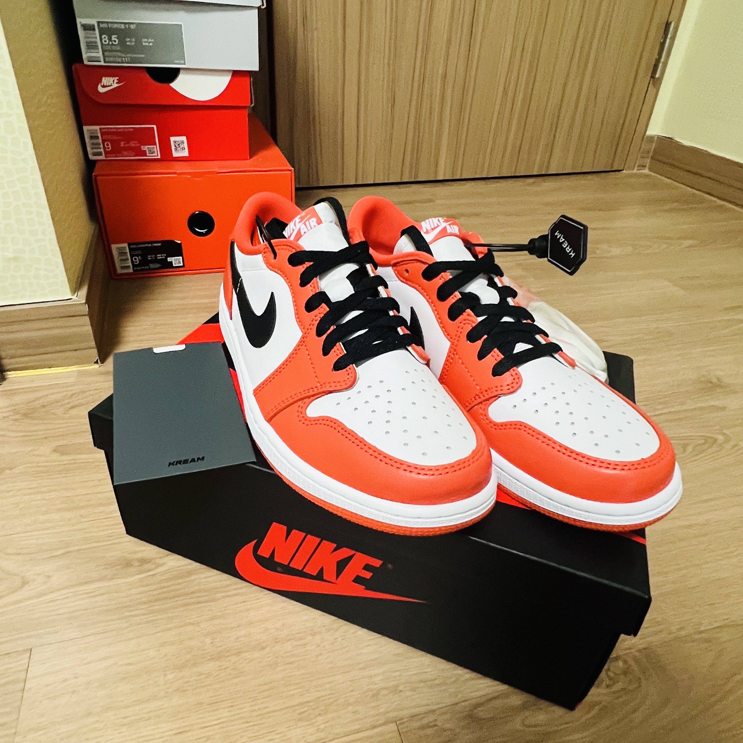 Jordan 1 Low OG Starfish 착용 스타일 - 1
