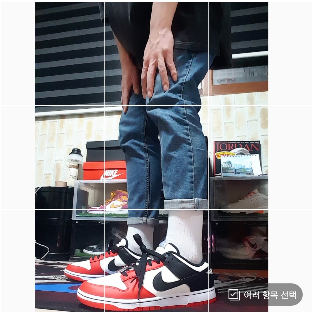 Nike x NBA Dunk Low Retro EMB Black and Chile Red 착용 스타일 - 4