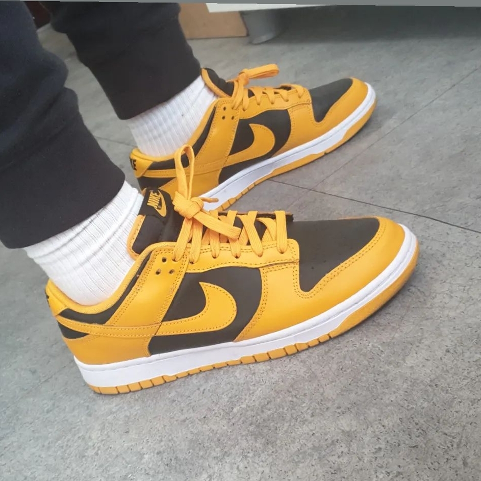 Nike Dunk Low Retro Championship Goldenrod 착용 스타일
