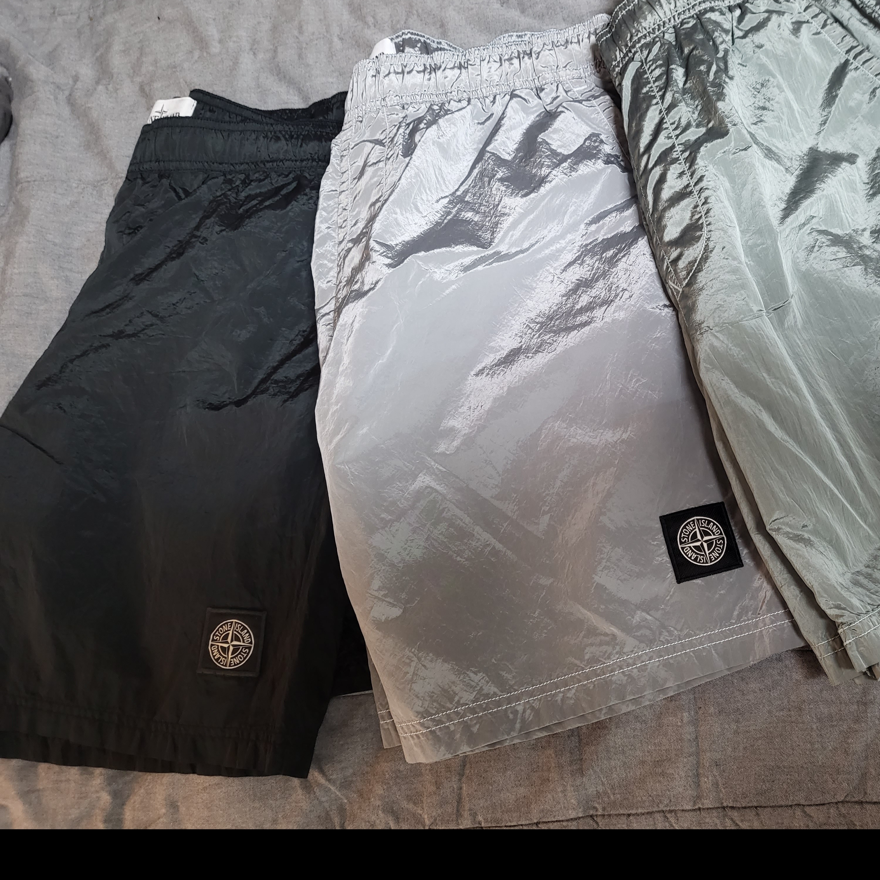 Stone Island B0943 Nylon Metal Swimming Trunk Aqua - 22SS, Stone Island B0943 Nylon Metal Swimming Trunk Light Grey - 21FW 착용 스타일