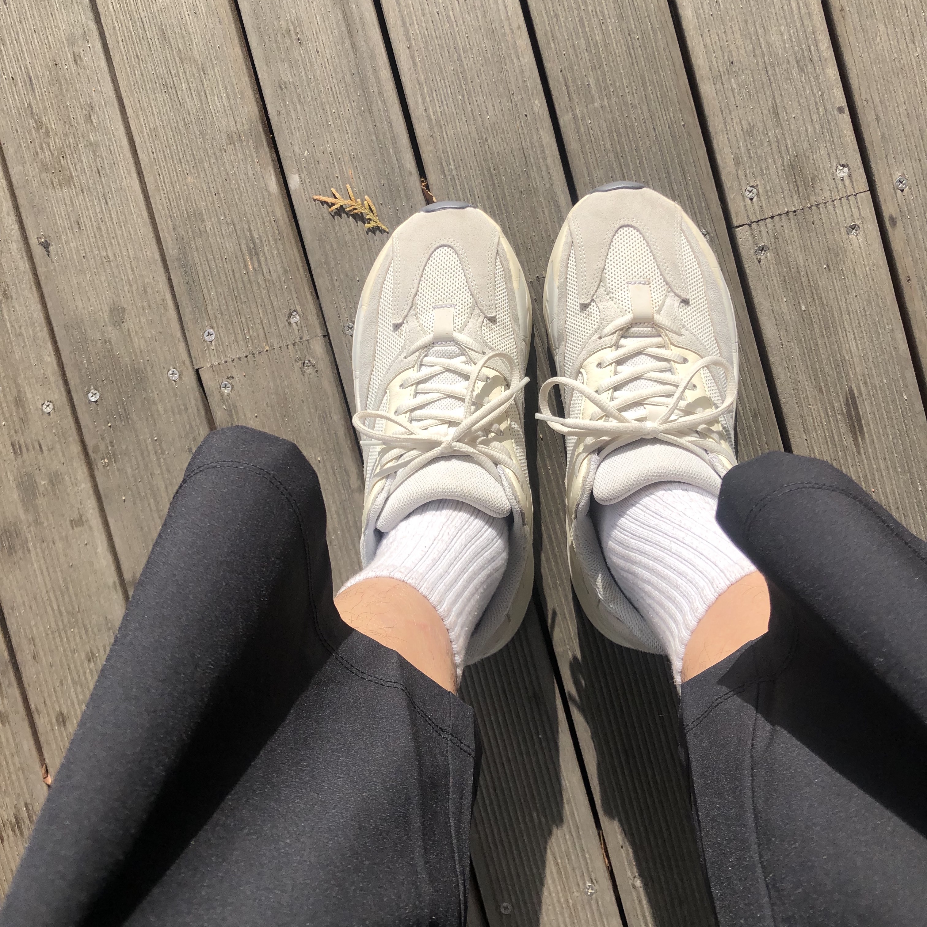 Adidas Yeezy Boost 700 Analog 2019 착용 스타일