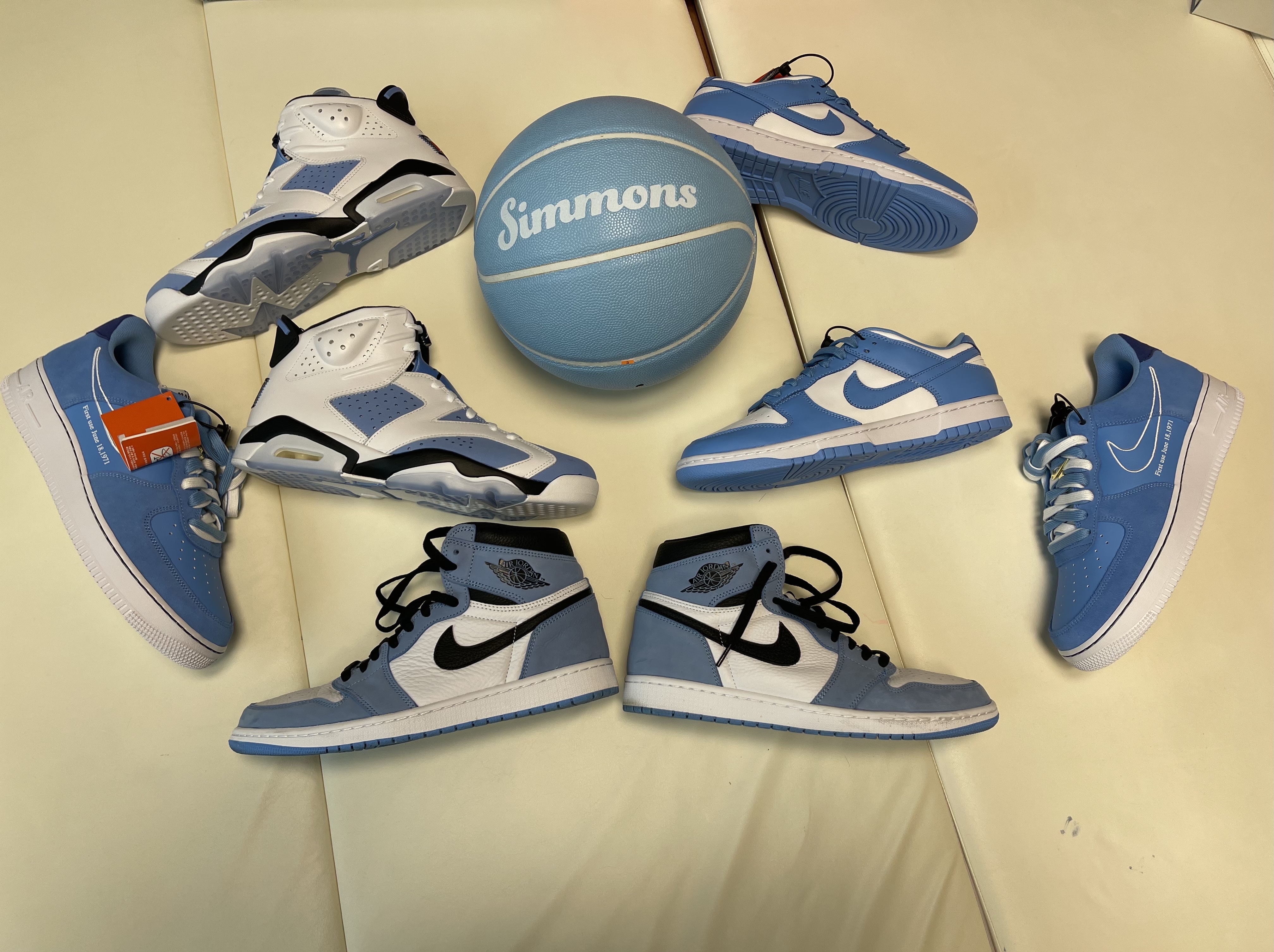 Jordan 6 Retro University Blue, Jordan 1 Retro High OG University Blue 착용 스타일 - 3