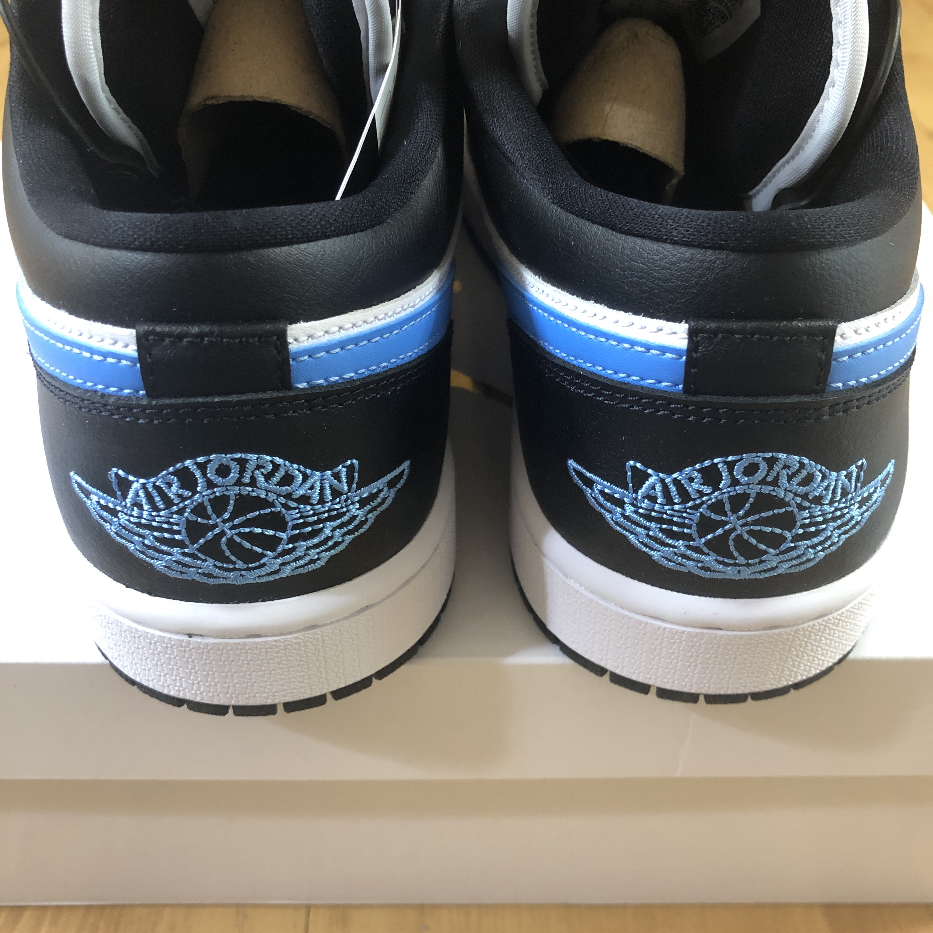 (W) Jordan 1 Low Black University Blue 착용 스타일 - 3