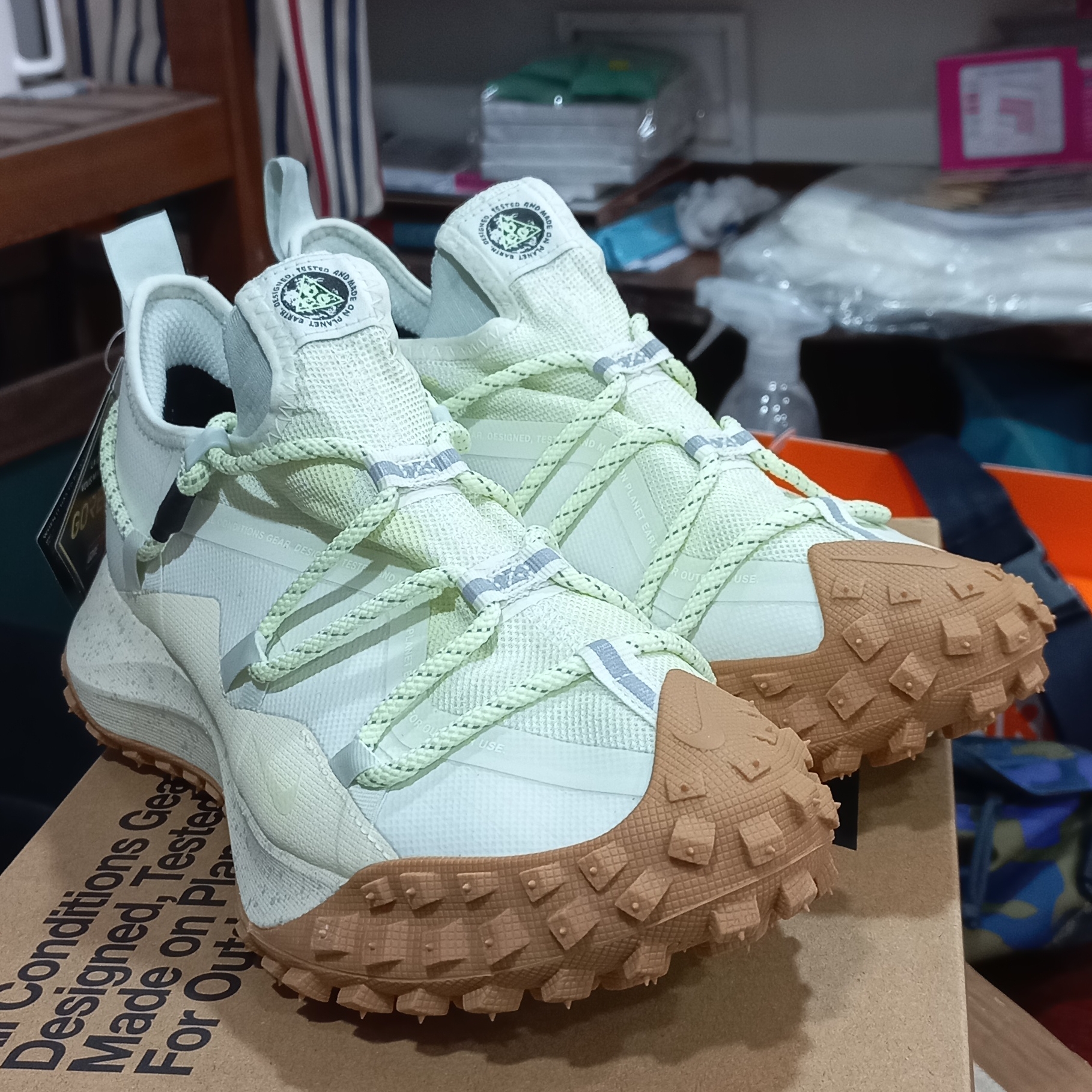 Nike ACG Mountain Fly Low Gore-Tex SE Sea Glass 착용 스타일